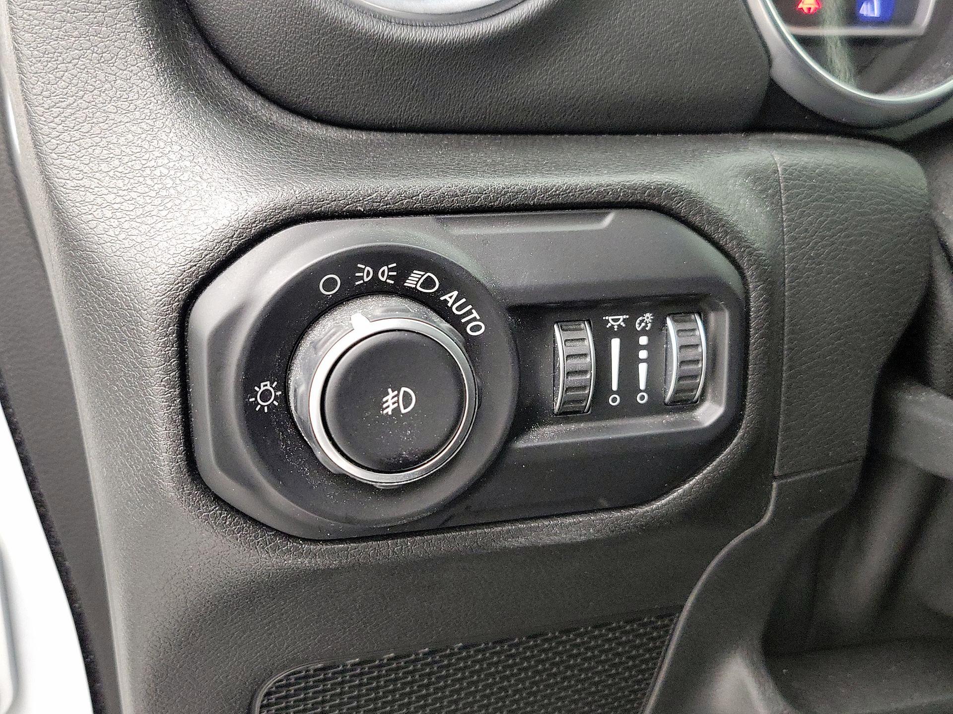 Thumbnail: 2020 Jeep Wrangler - 13