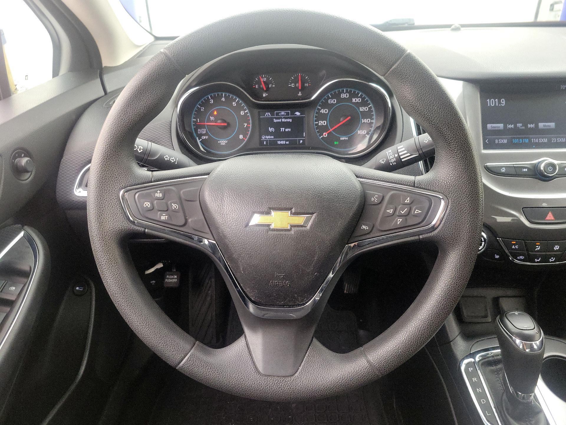 Thumbnail: 2017 Chevrolet Cruze - 10