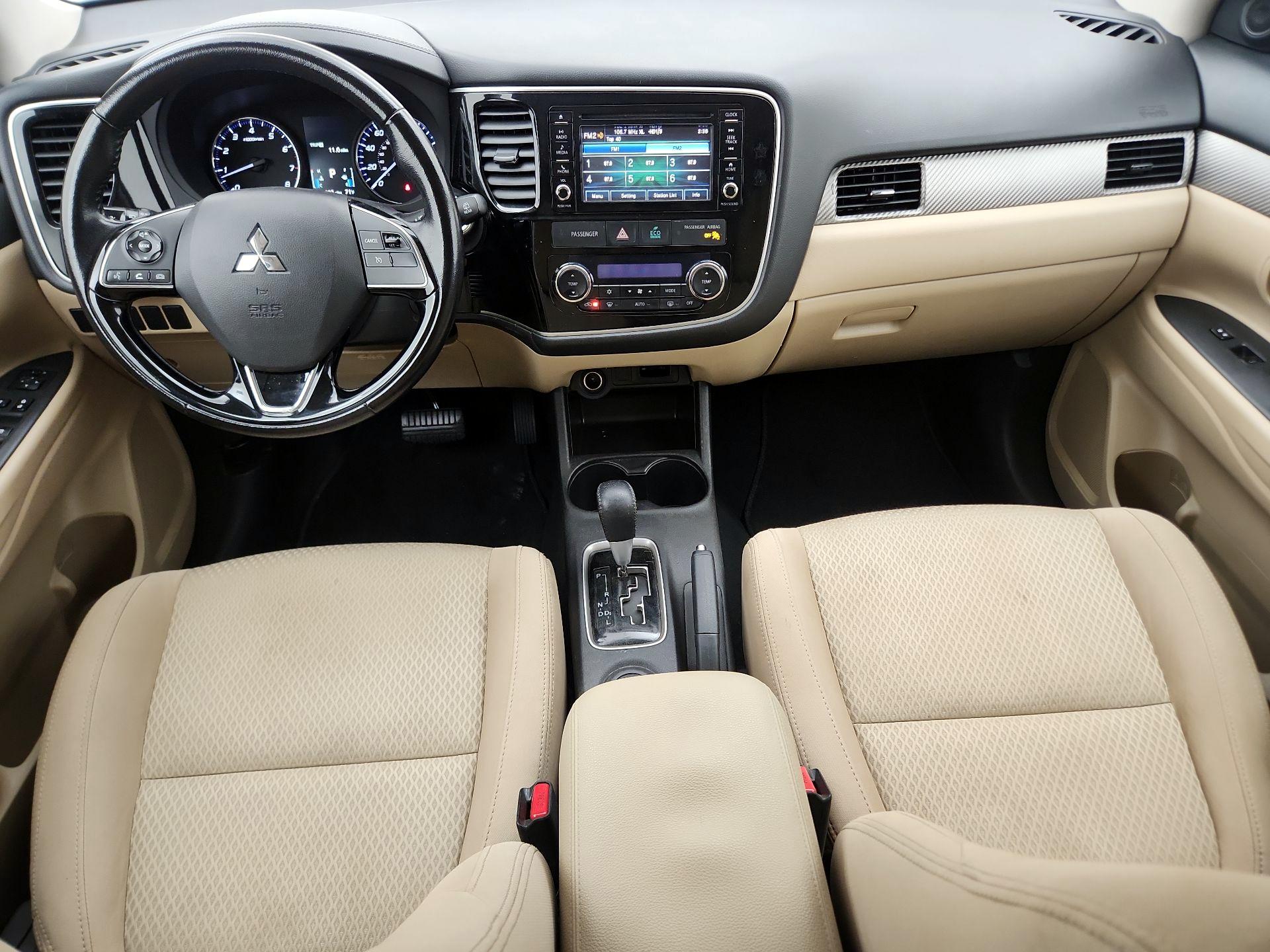 Thumbnail: 2016 Mitsubishi Outlander - 9