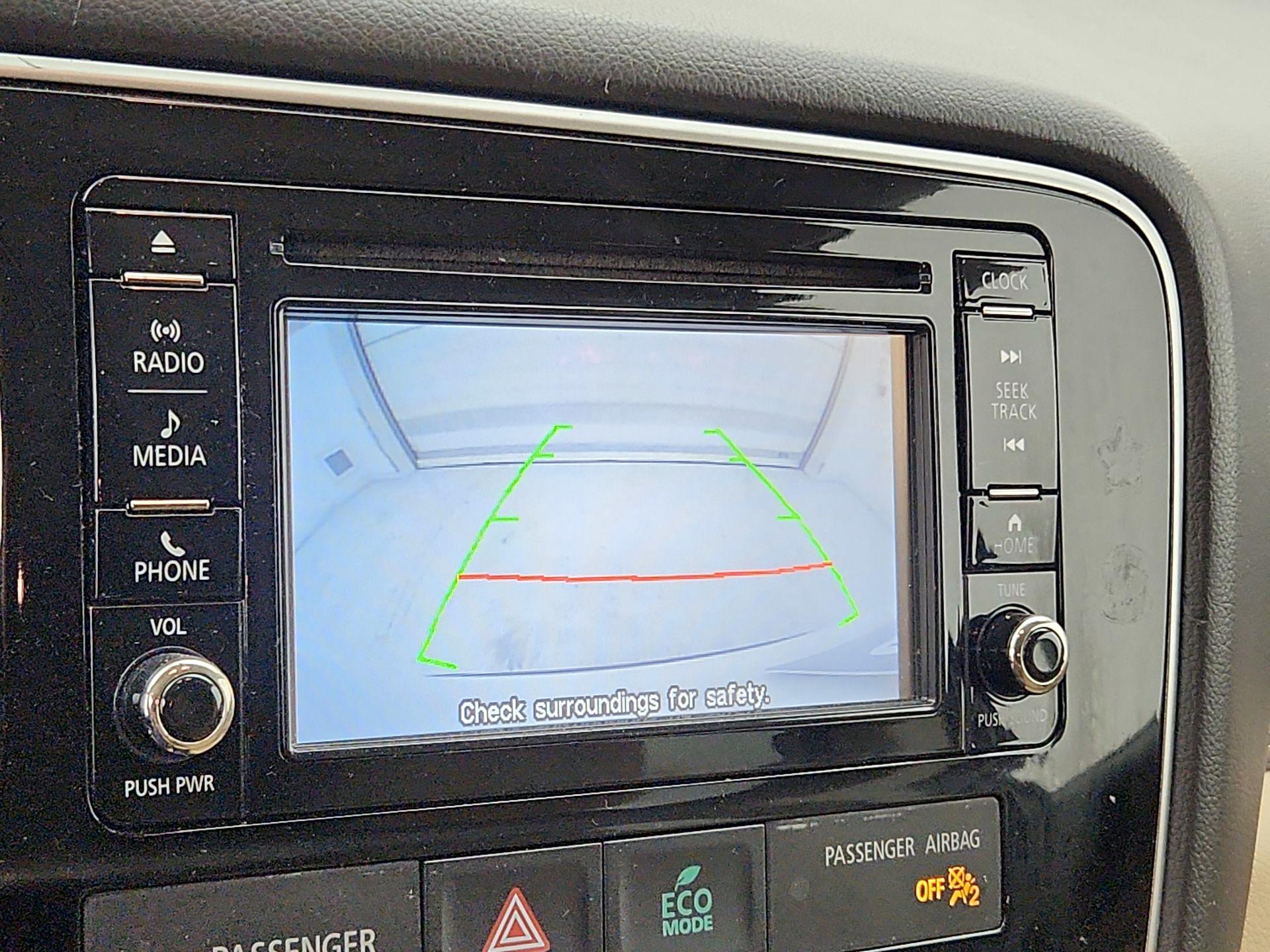 Thumbnail: 2016 Mitsubishi Outlander - 14