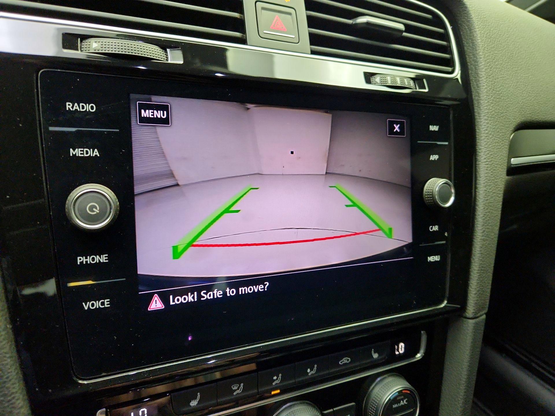 Thumbnail: 2018 Volkswagen Golf - 15