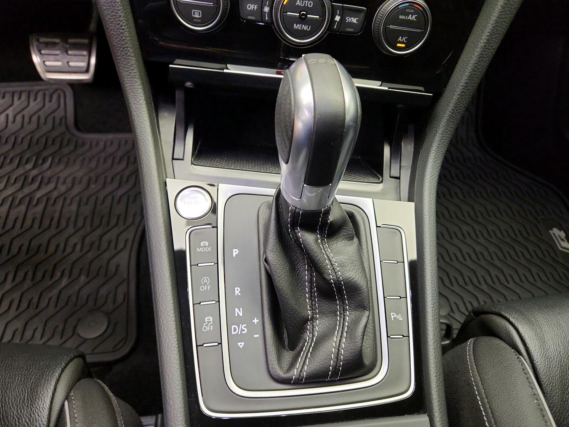 Thumbnail: 2018 Volkswagen Golf - 18