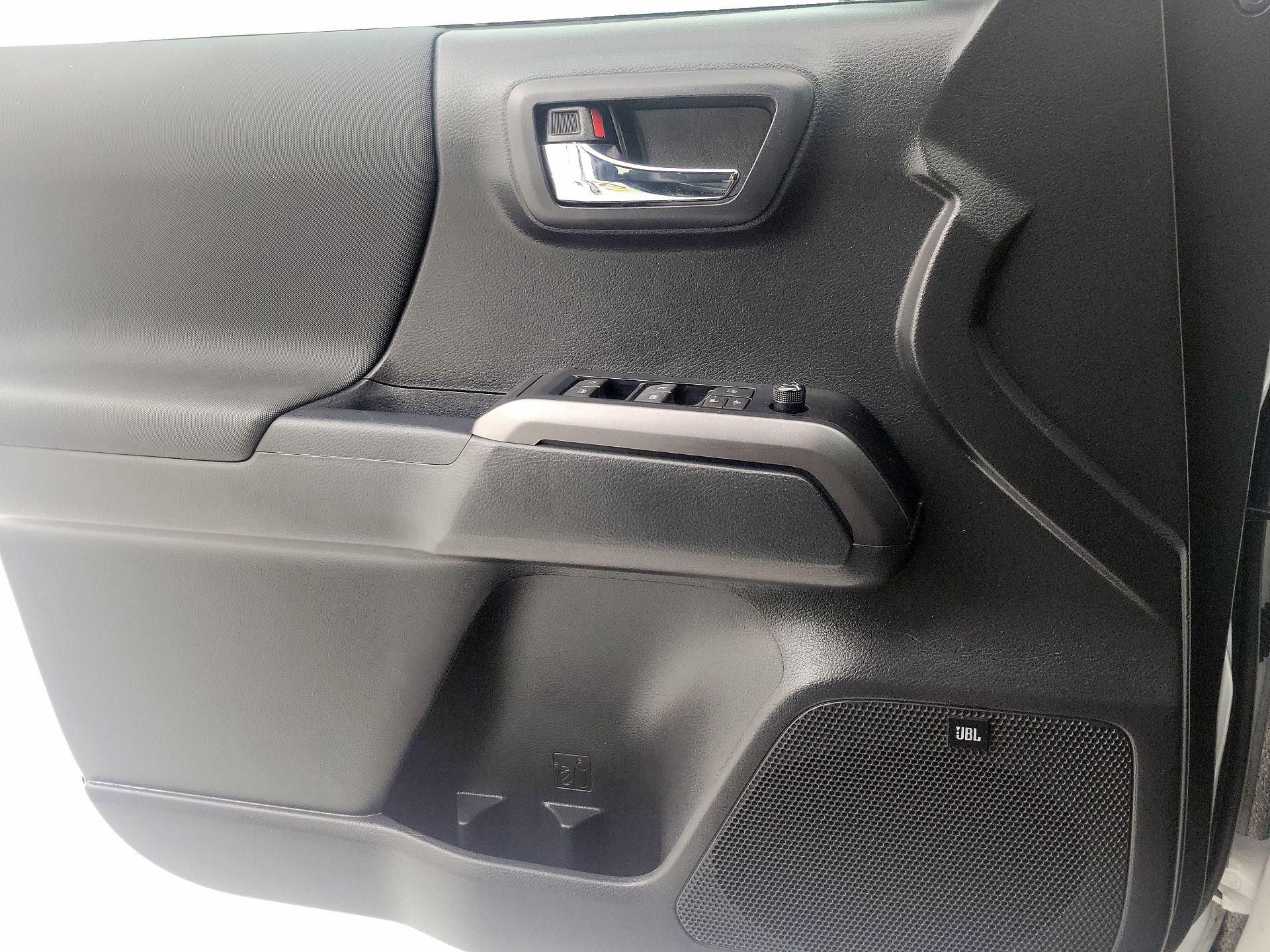 Thumbnail: 2022 Toyota Tacoma - 12