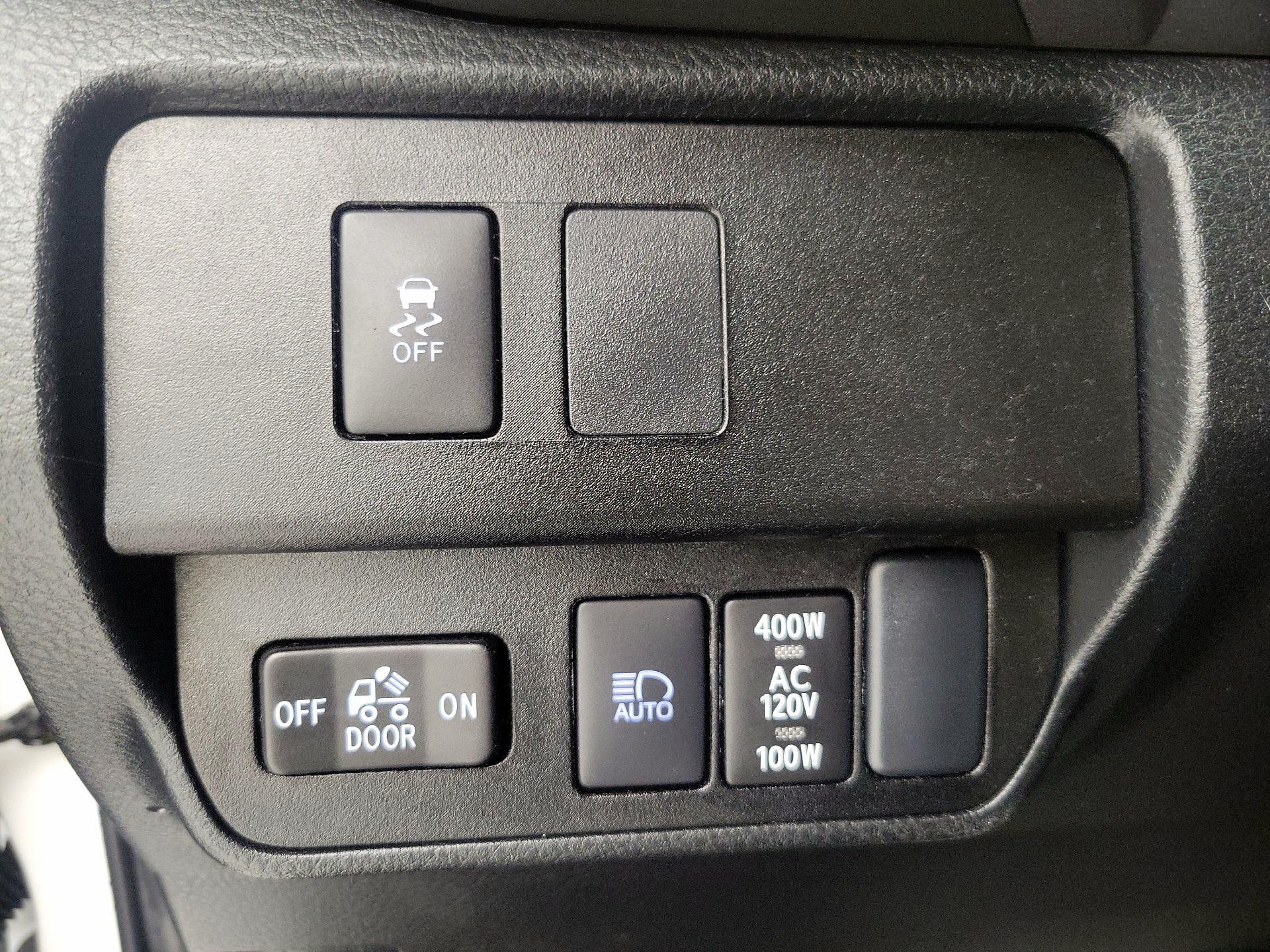 Thumbnail: 2022 Toyota Tacoma - 13