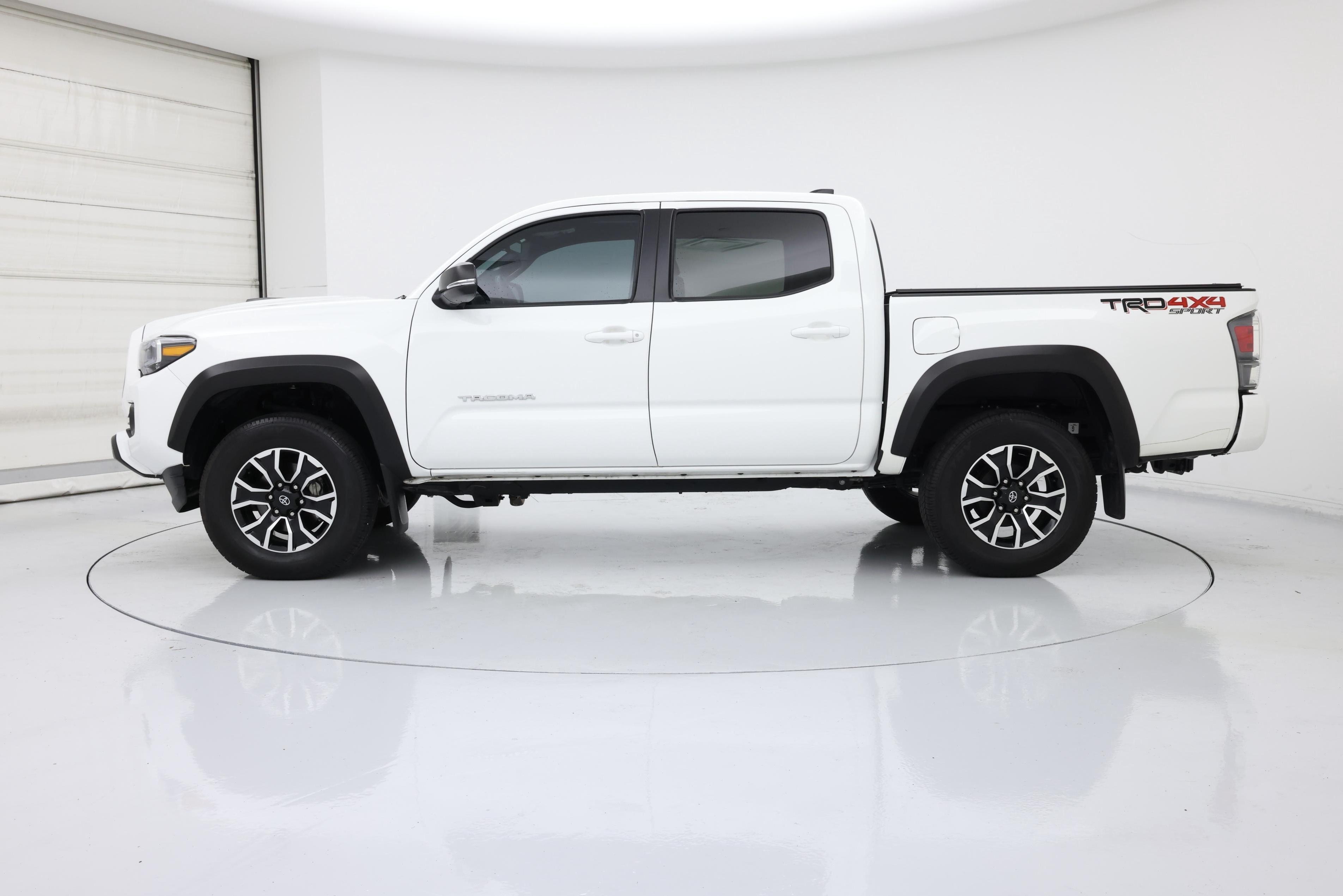 Thumbnail: 2022 Toyota Tacoma - 3