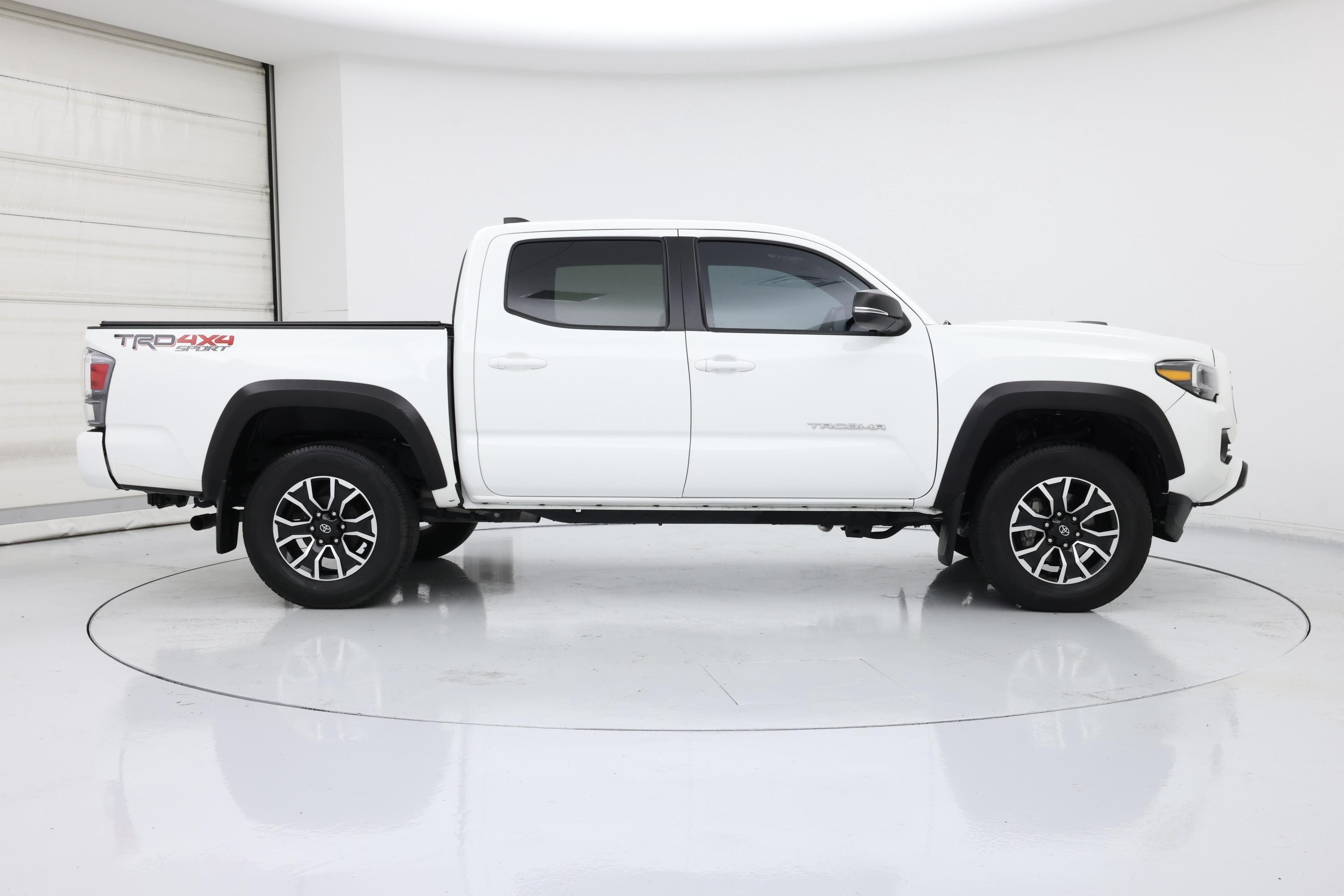 Thumbnail: 2022 Toyota Tacoma - 7
