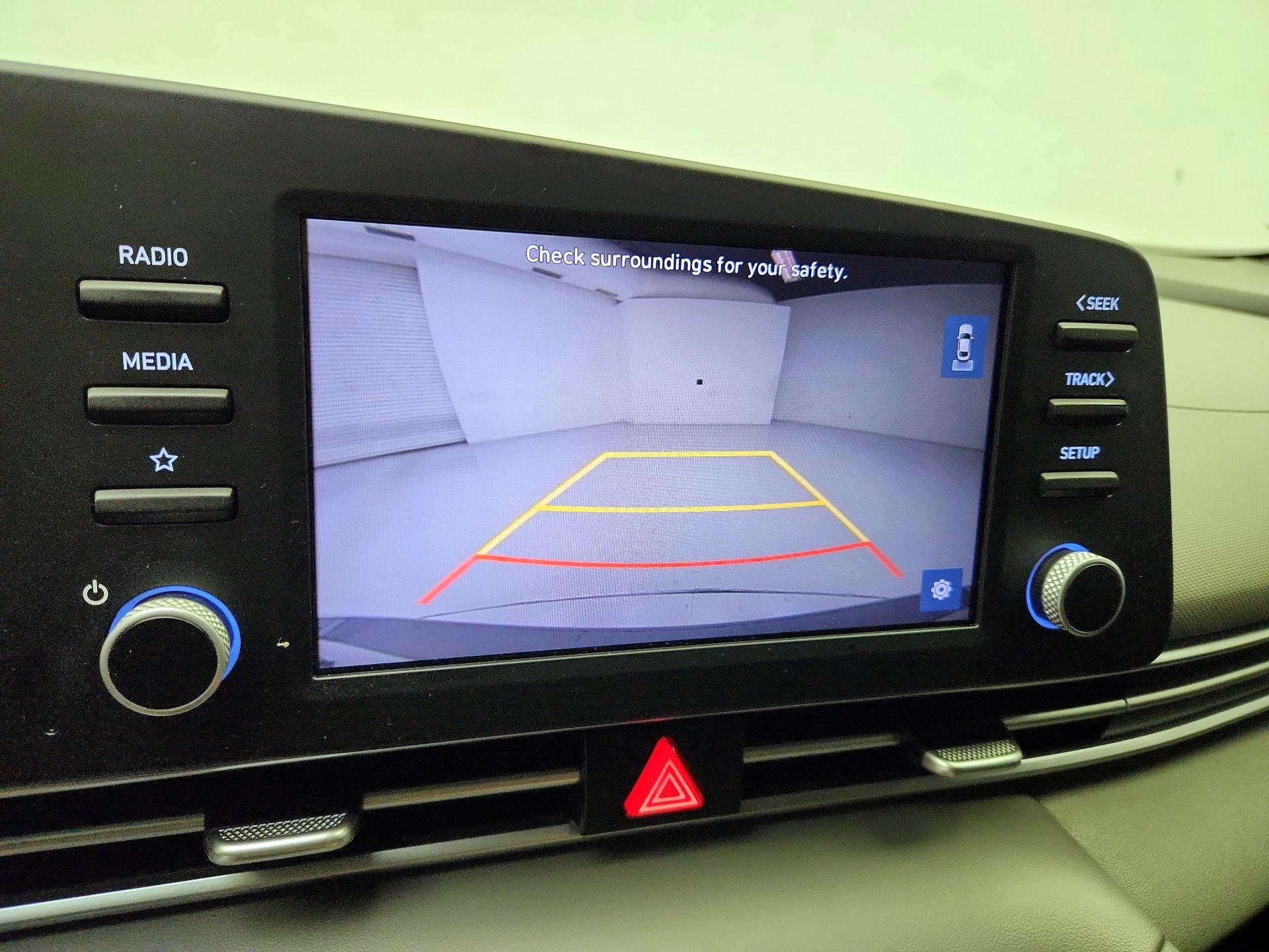 Thumbnail: 2022 Hyundai Elantra - 14