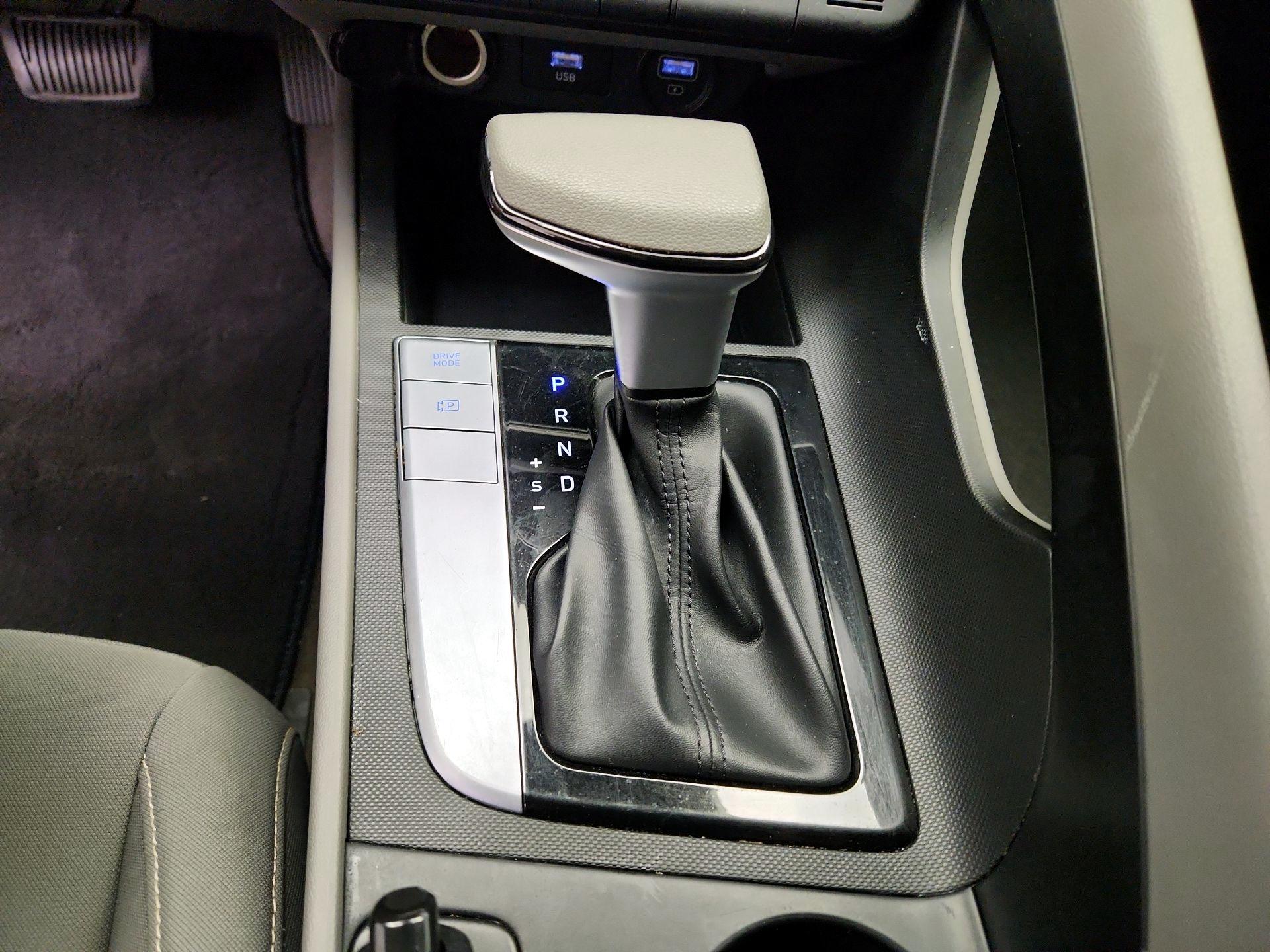 Thumbnail: 2022 Hyundai Elantra - 17