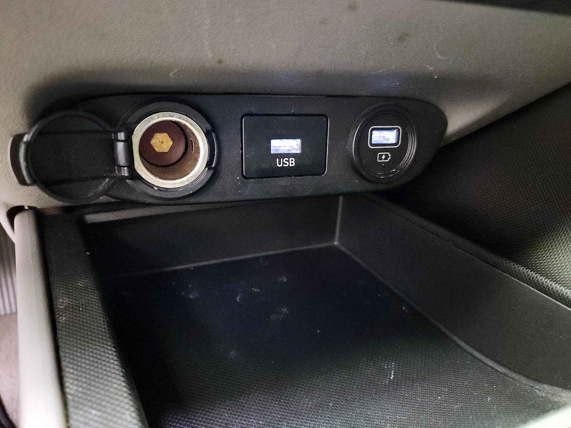 Thumbnail: 2022 Hyundai Elantra - 18