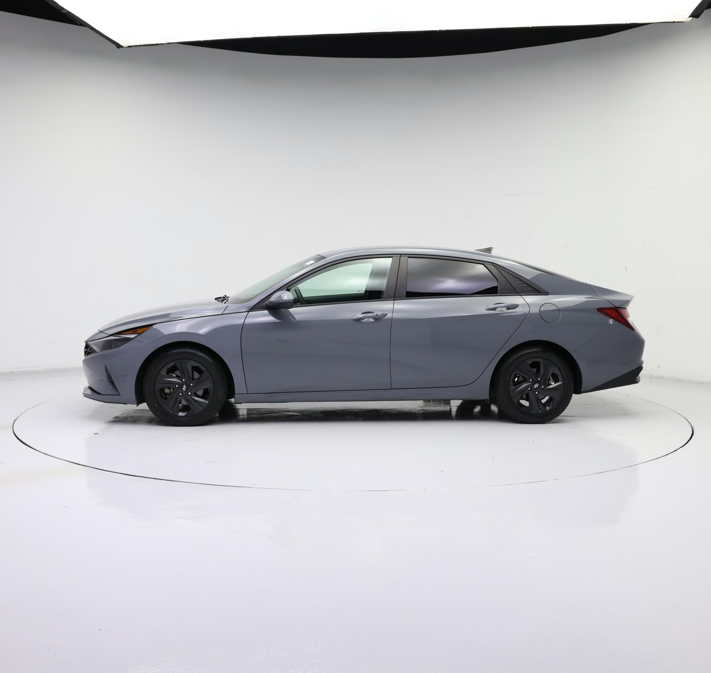 Thumbnail: 2022 Hyundai Elantra - 3