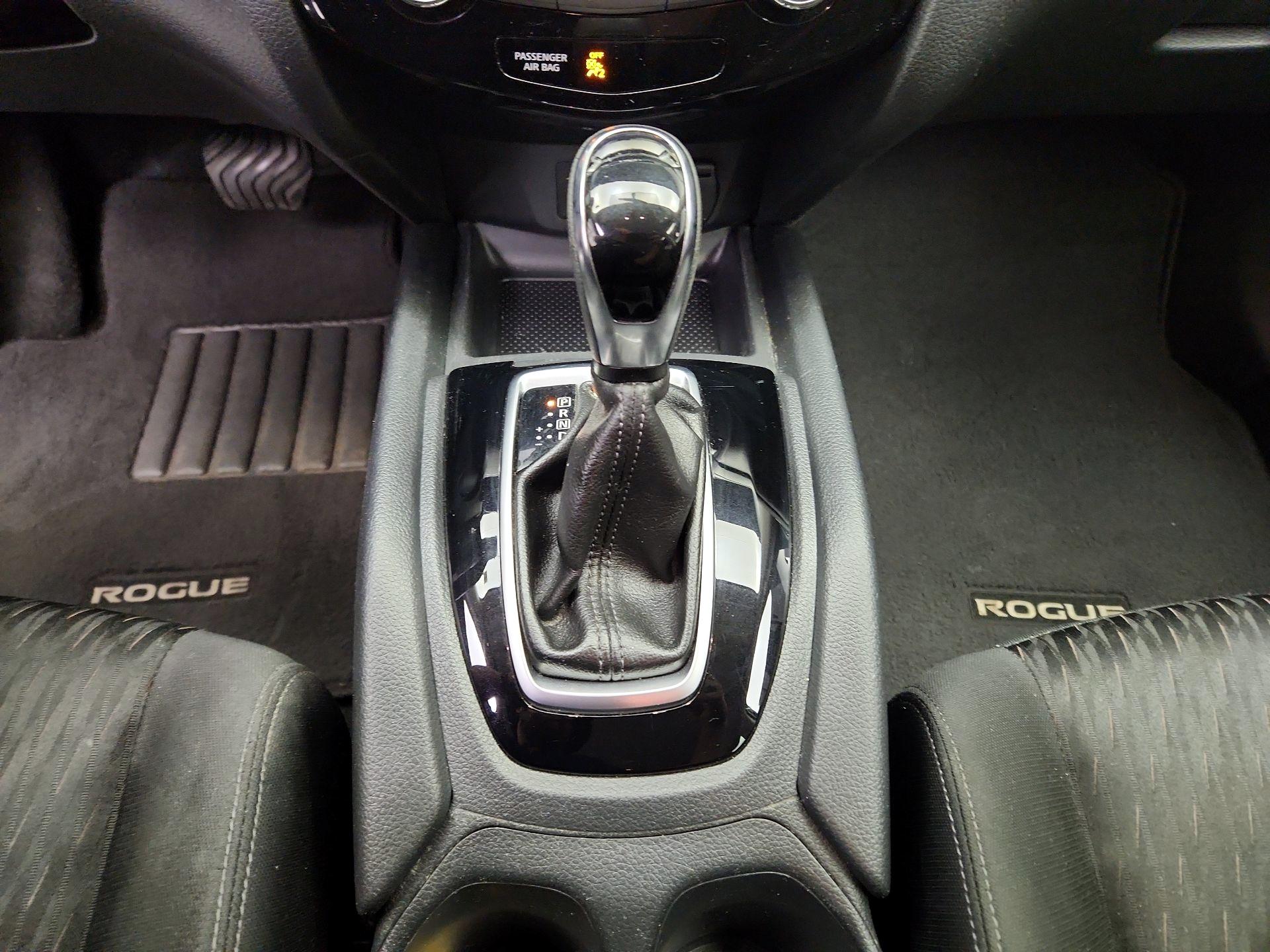 Thumbnail: 2018 Nissan Rogue - 17