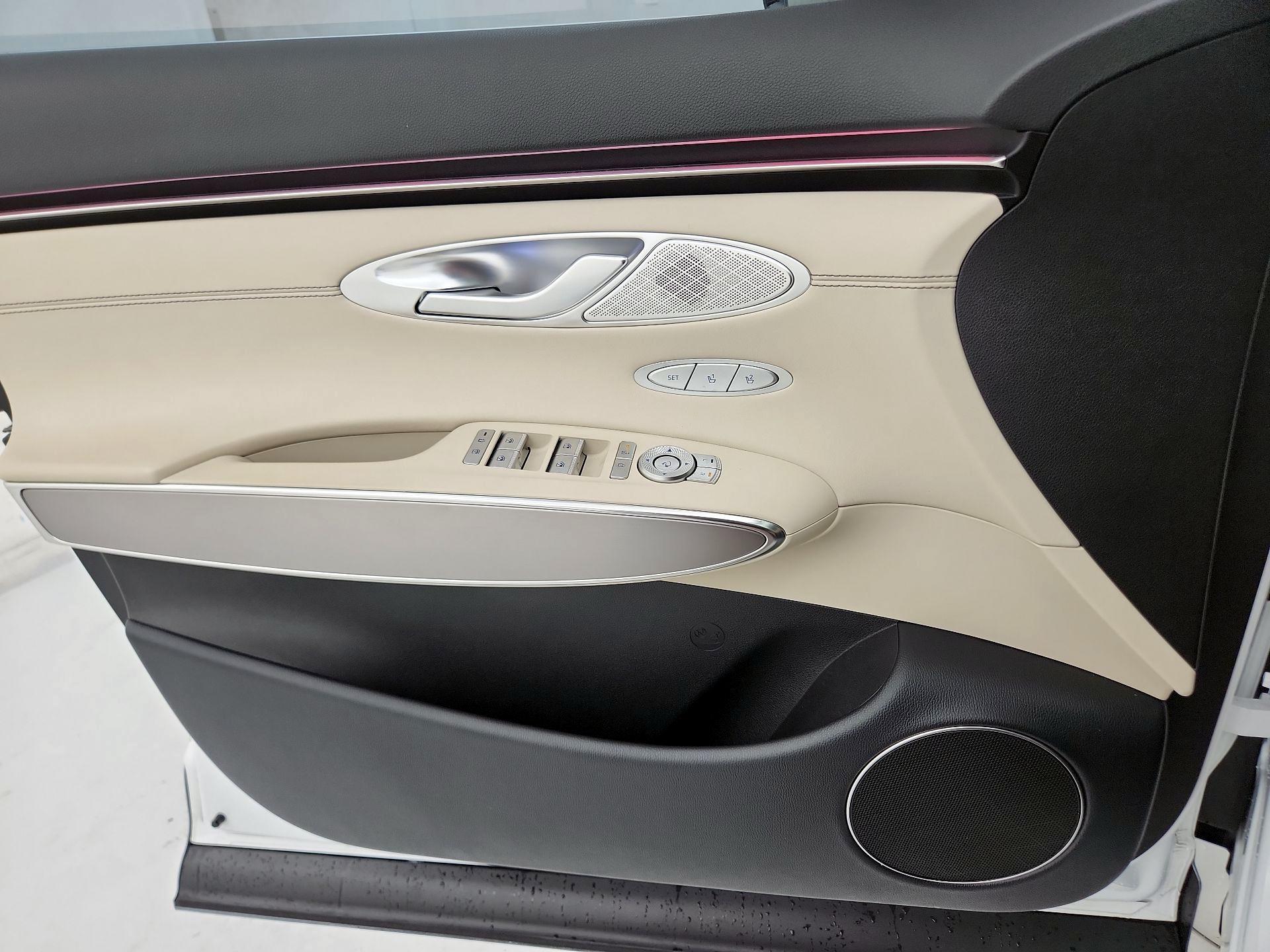 Thumbnail: 2026 Genesis GV70 - 12