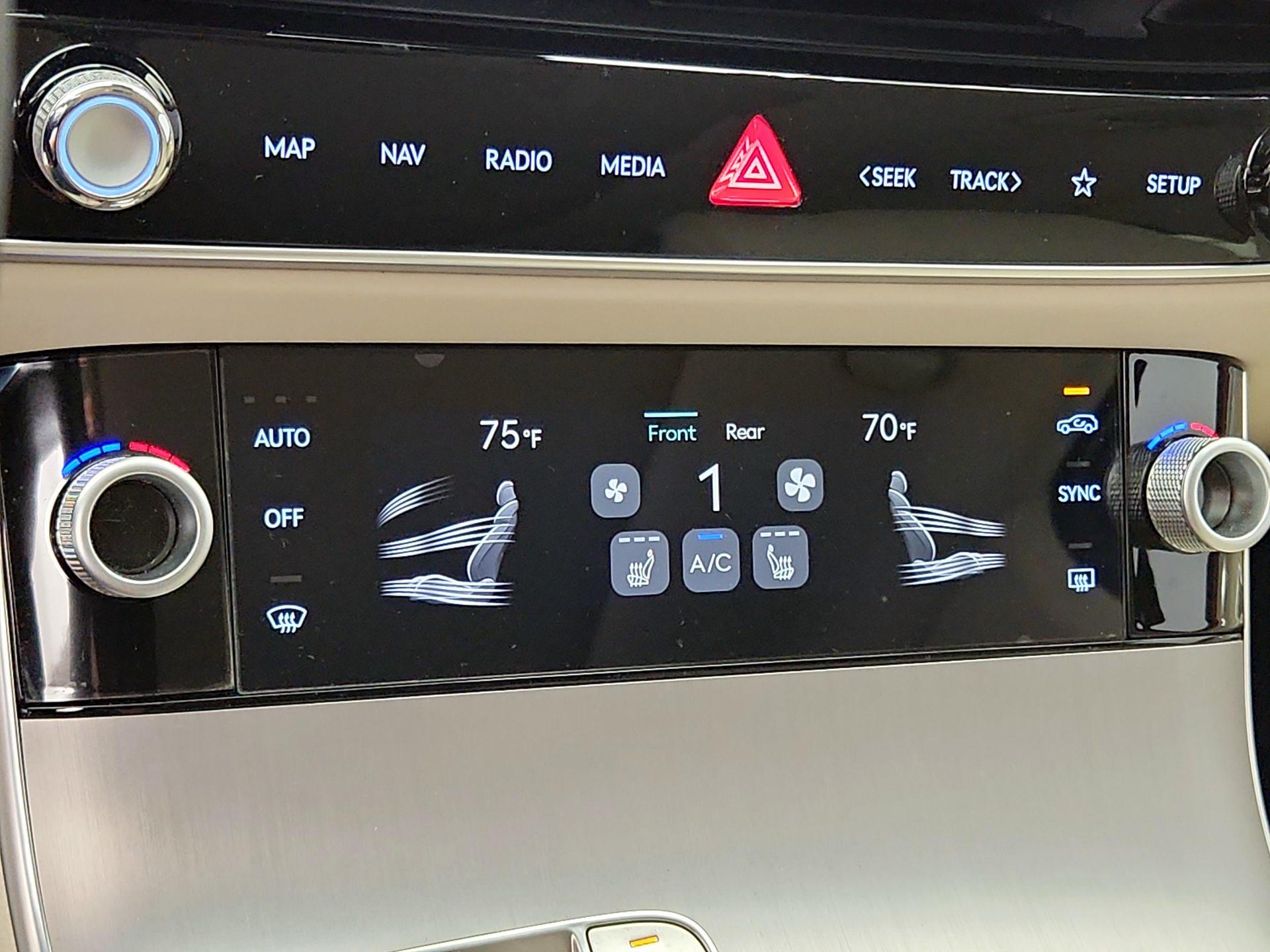 Thumbnail: 2026 Genesis GV70 - 17