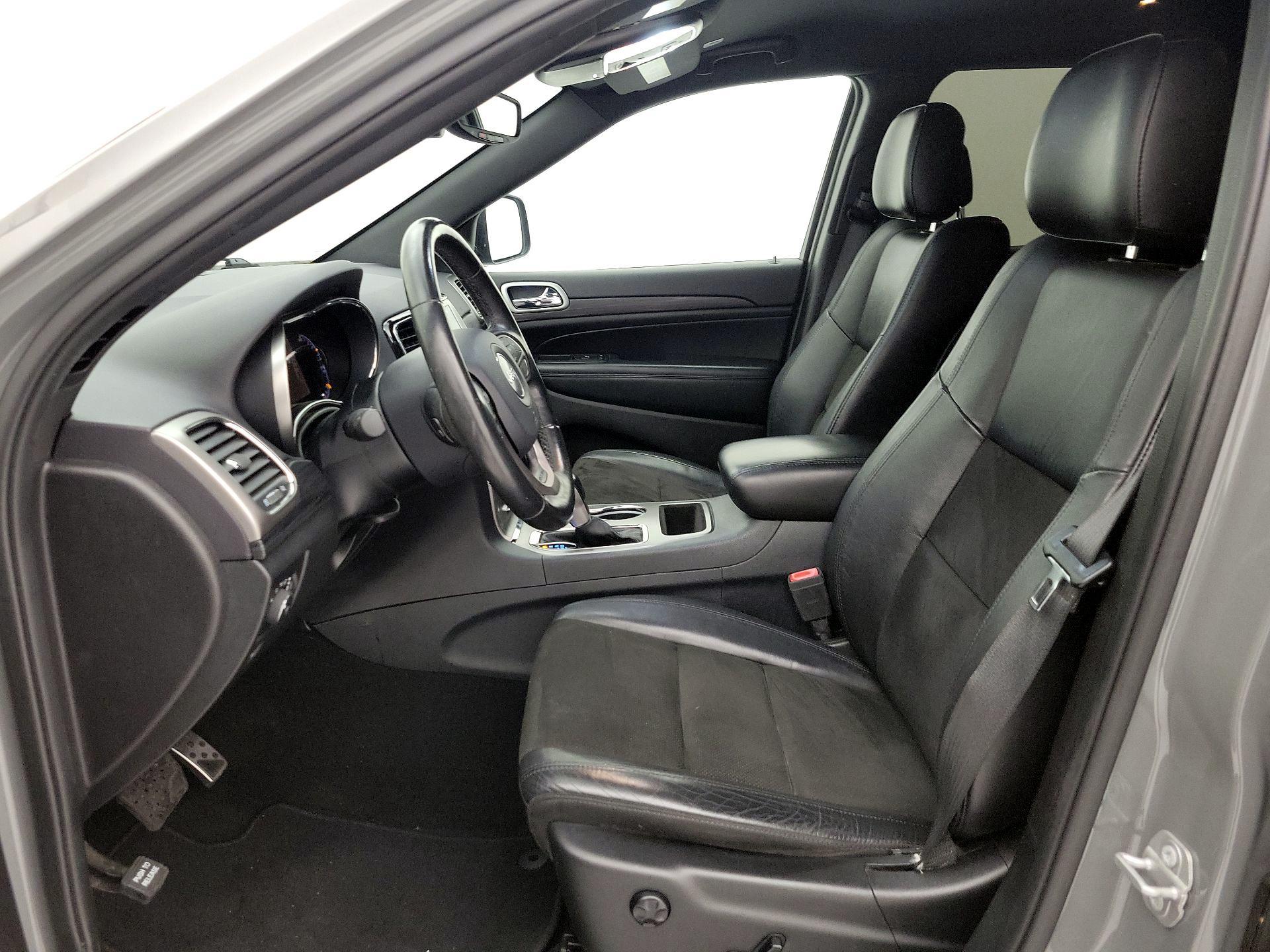 Thumbnail: 2020 Jeep Grand Cherokee - 11