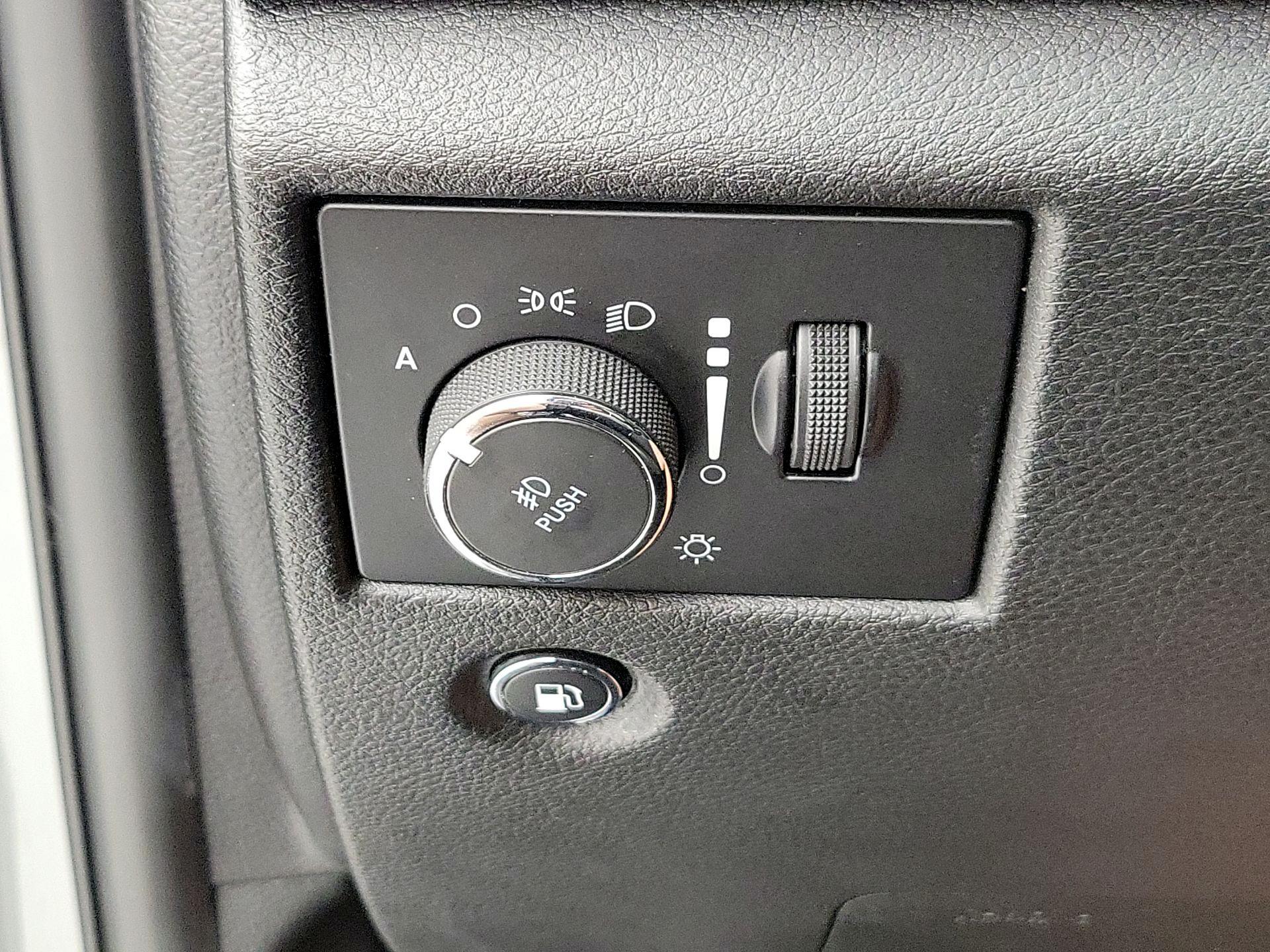 Thumbnail: 2020 Jeep Grand Cherokee - 13