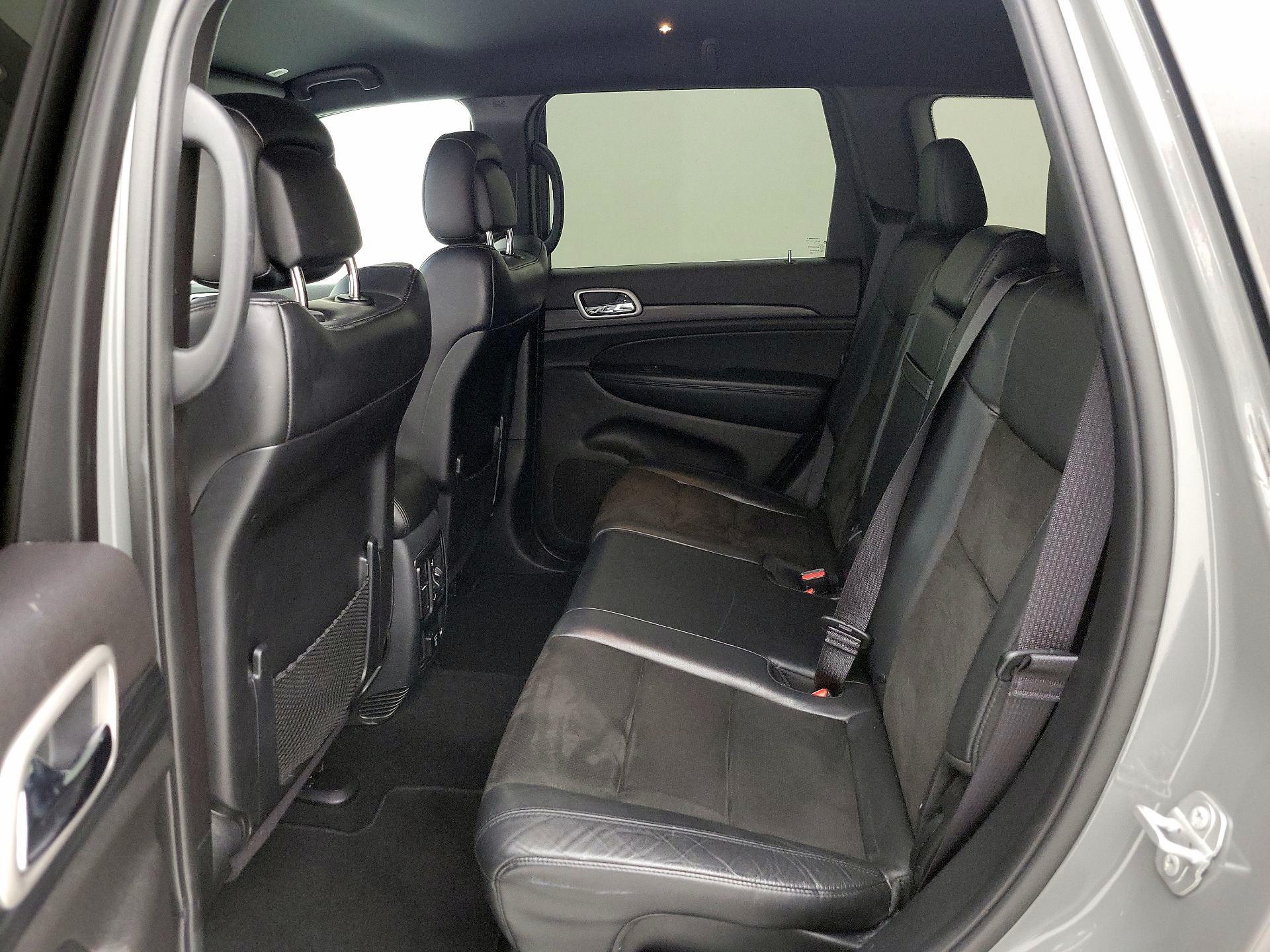 Thumbnail: 2020 Jeep Grand Cherokee - 18