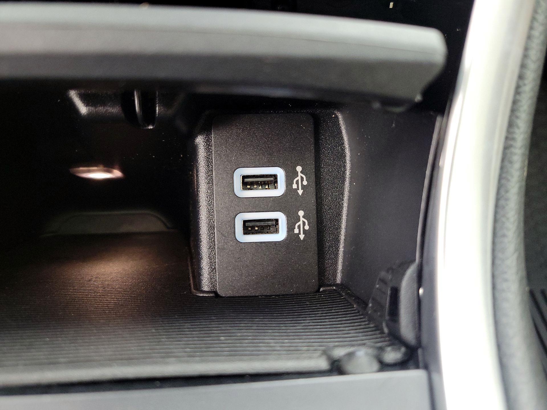 Thumbnail: 2018 Ford Edge - 19