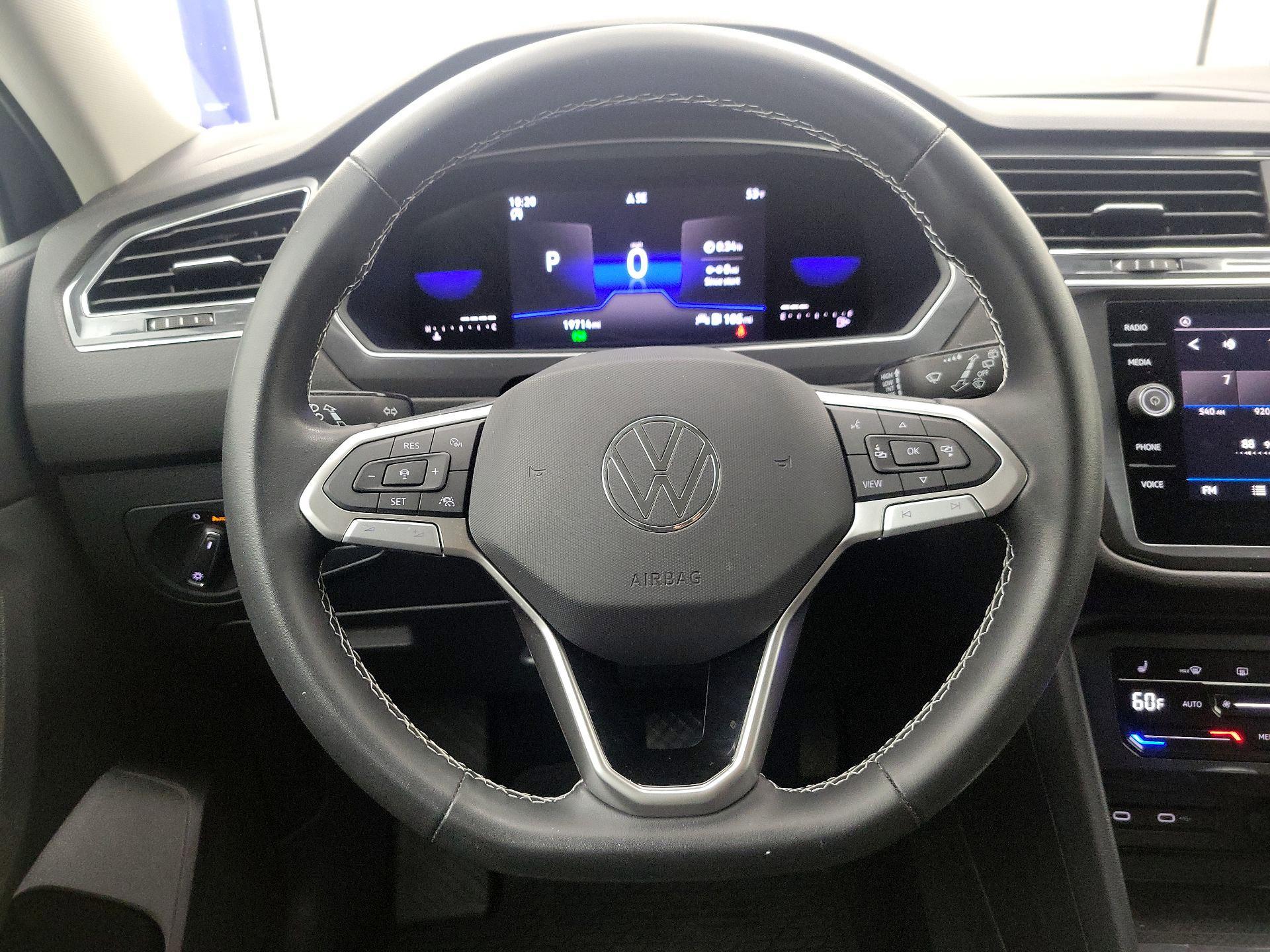 Thumbnail: 2022 Volkswagen Tiguan - 10