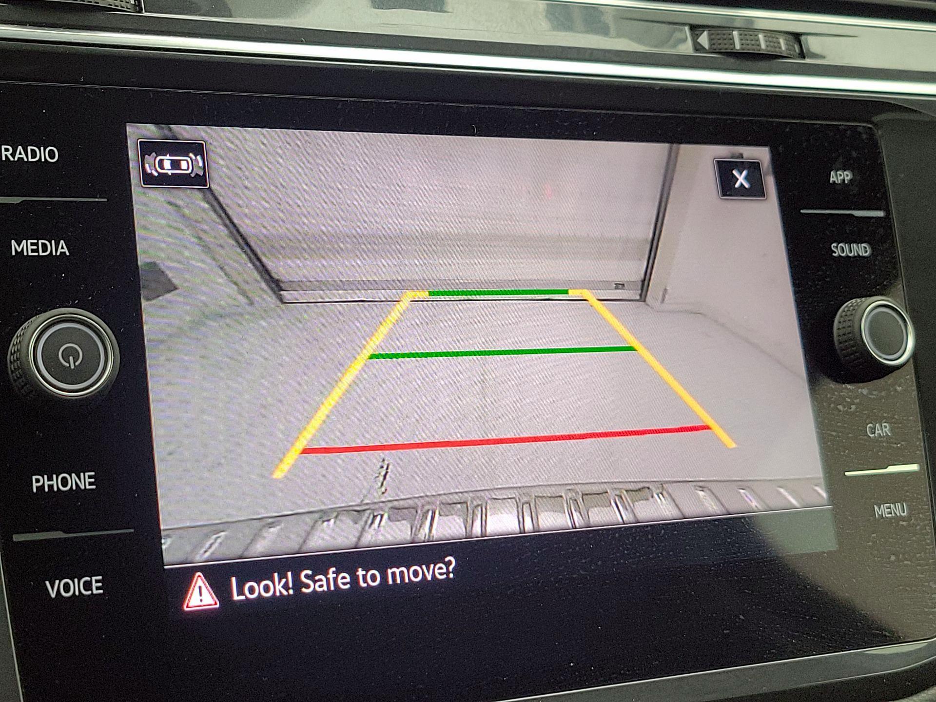 Thumbnail: 2022 Volkswagen Tiguan - 14