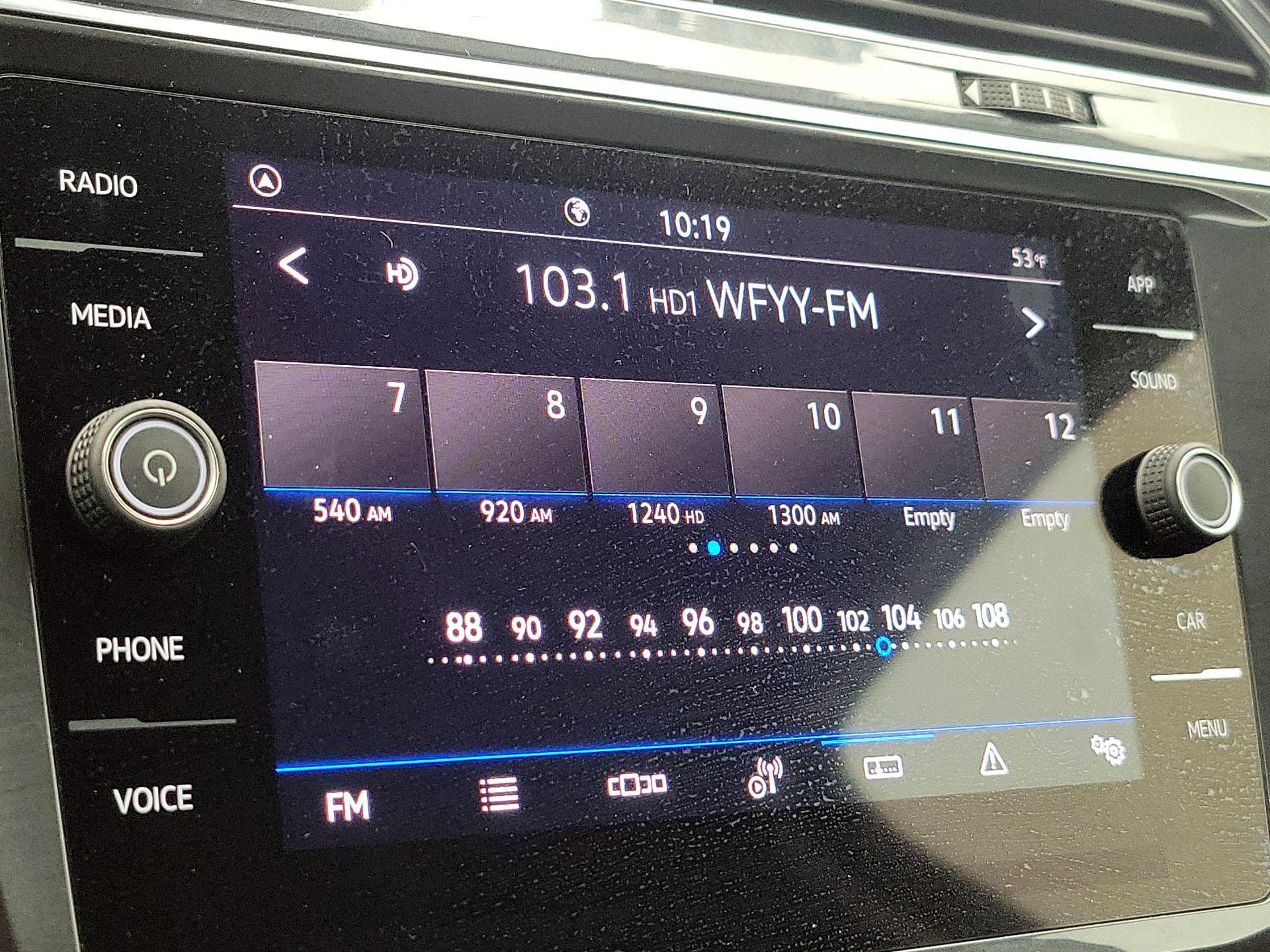 Thumbnail: 2022 Volkswagen Tiguan - 15