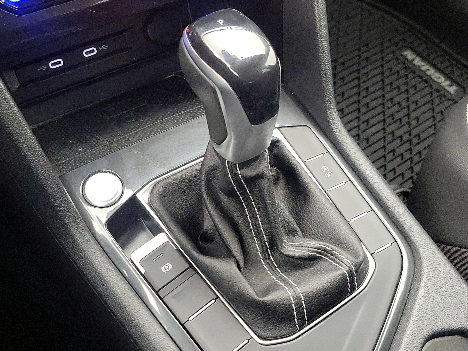 Thumbnail: 2022 Volkswagen Tiguan - 17