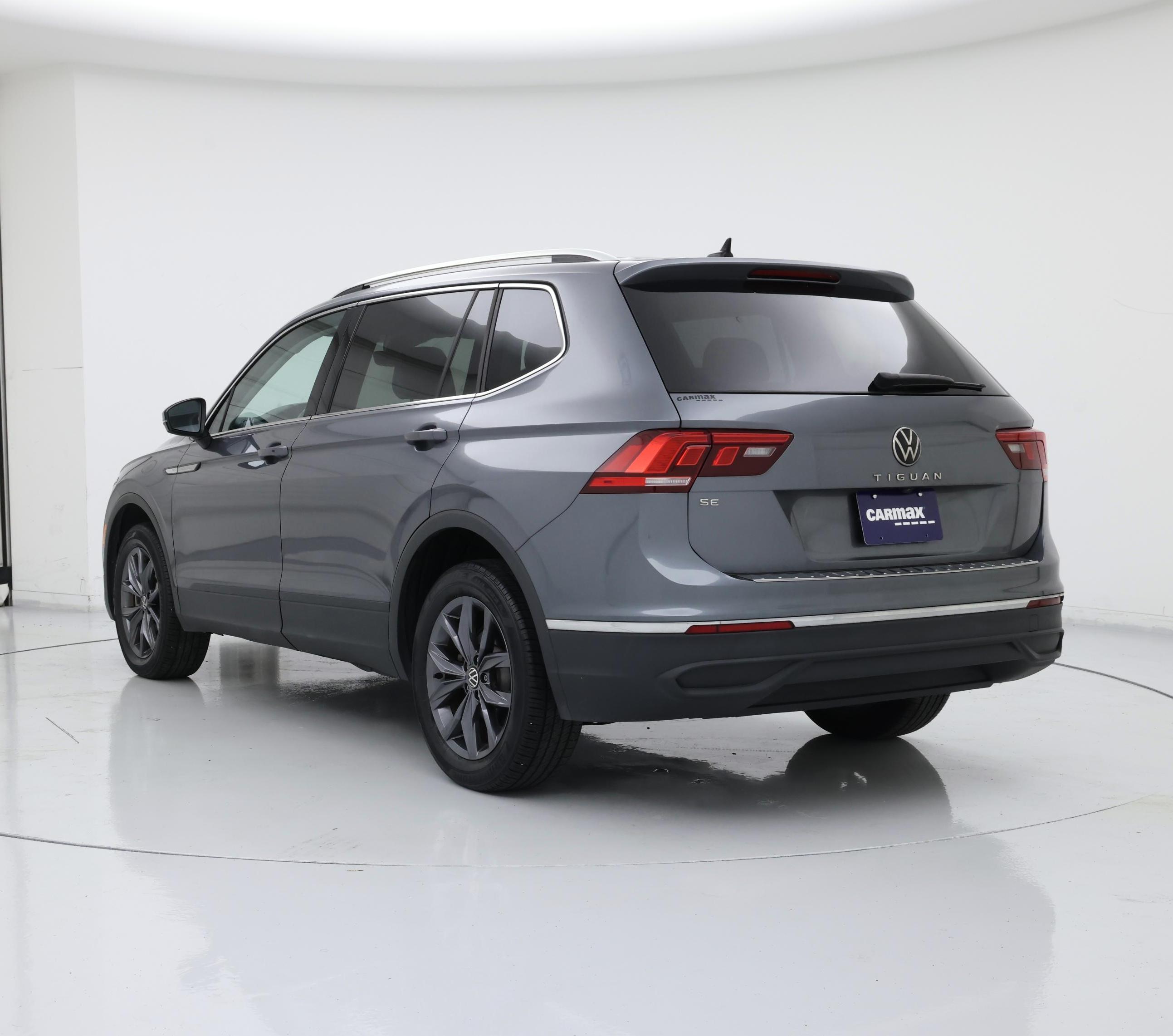 Thumbnail: 2022 Volkswagen Tiguan - 2