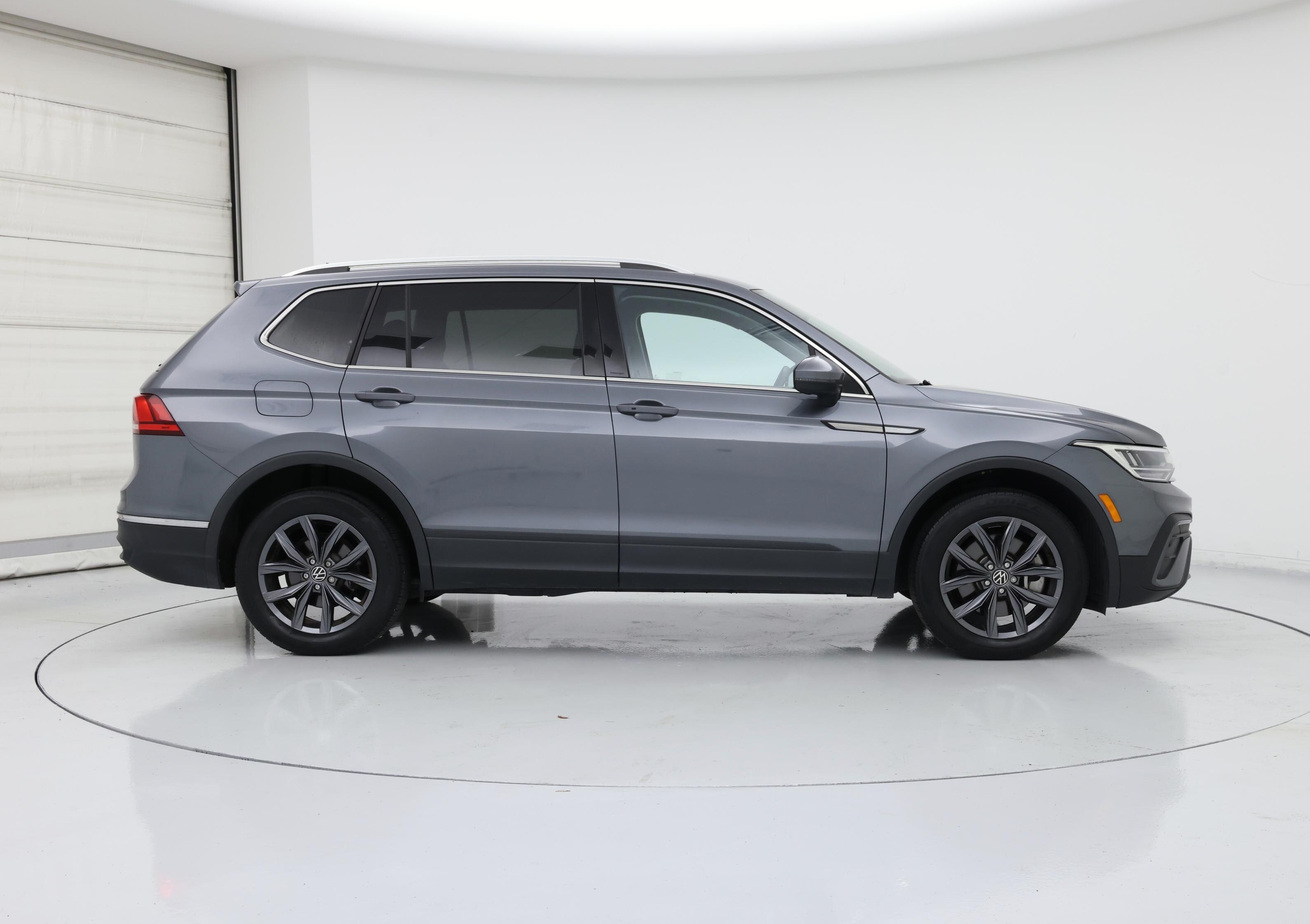 Thumbnail: 2022 Volkswagen Tiguan - 7