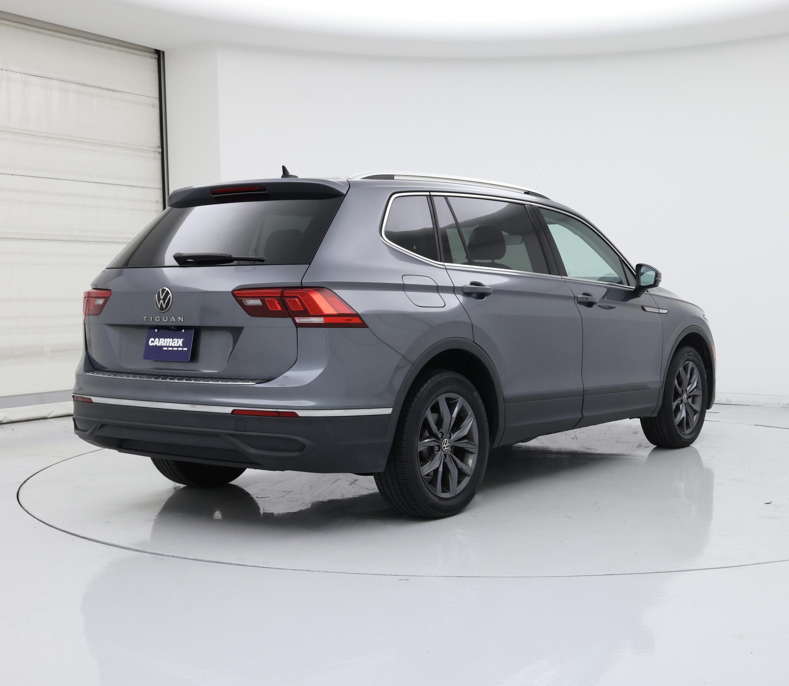 Thumbnail: 2022 Volkswagen Tiguan - 8