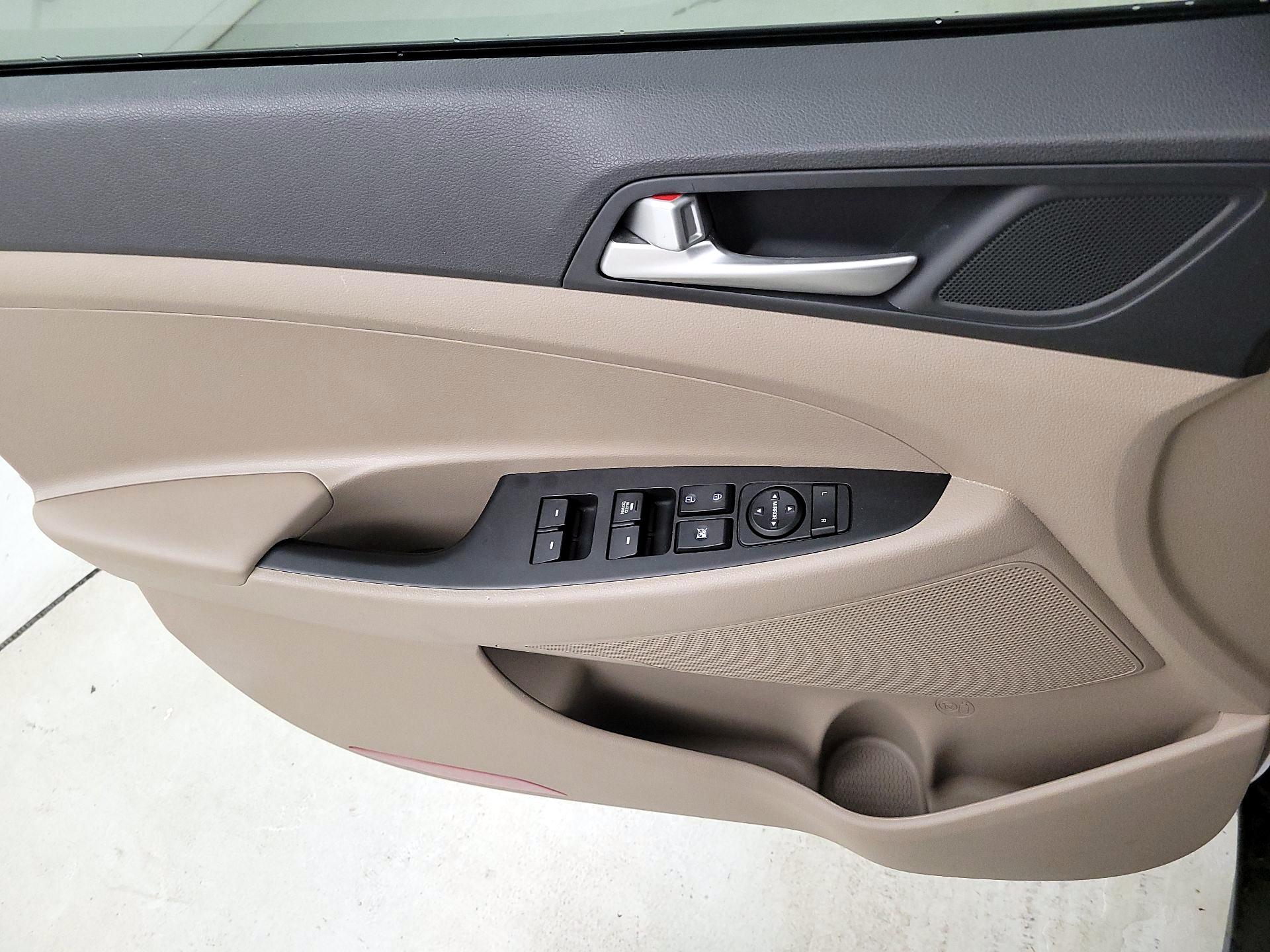 Thumbnail: 2019 Hyundai Tucson - 12