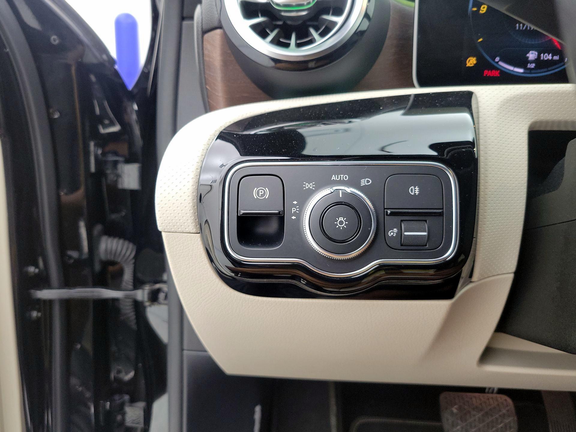 Thumbnail: 2020 Mercedes-Benz A-Class - 13