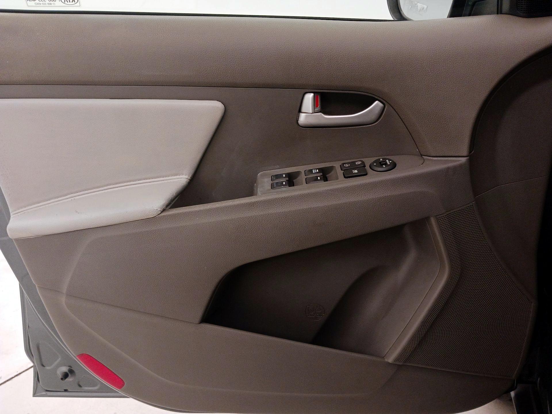 Thumbnail: 2015 Kia Sportage - 12