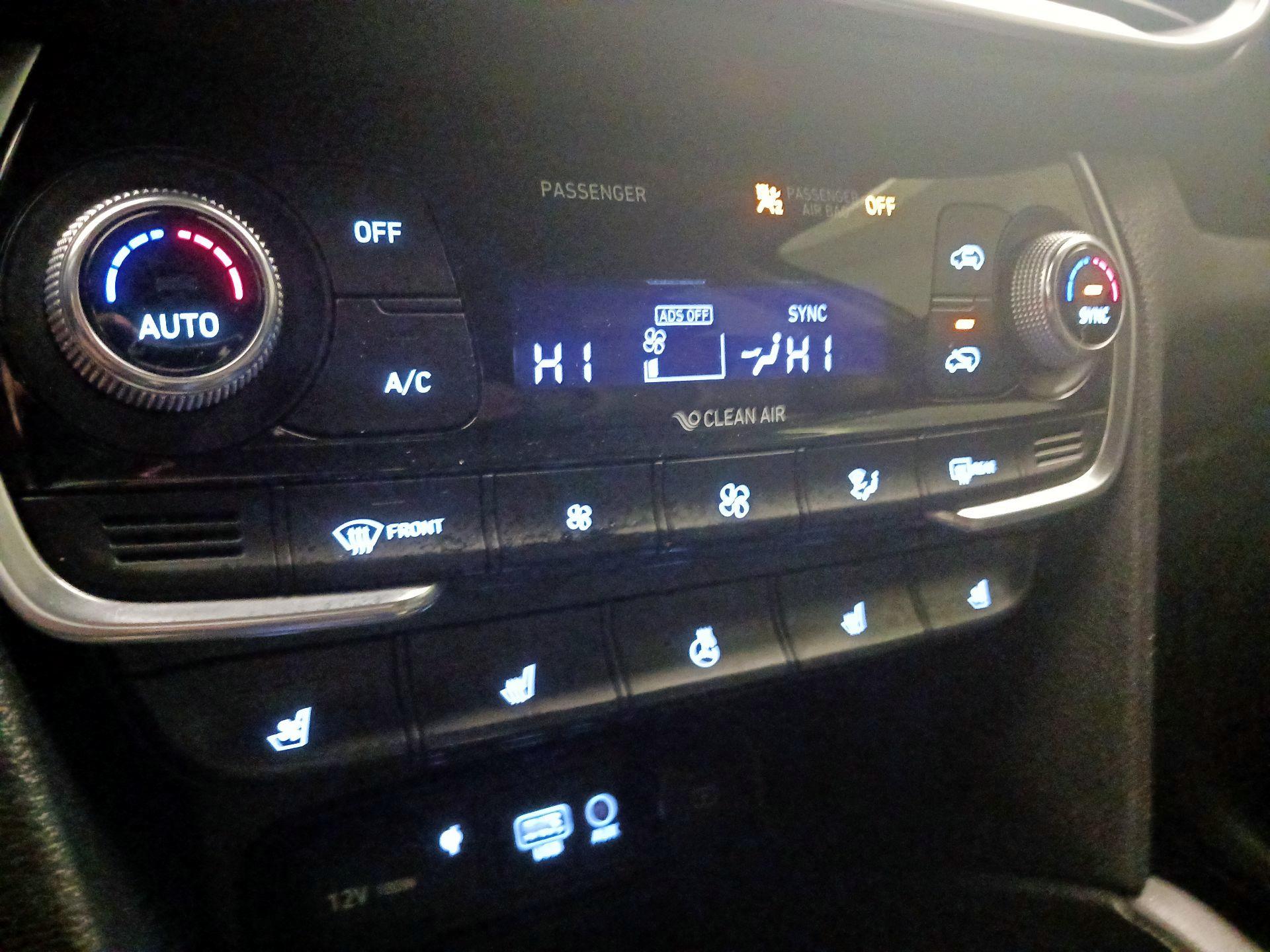 Thumbnail: 2020 Hyundai Santa Fe - 17