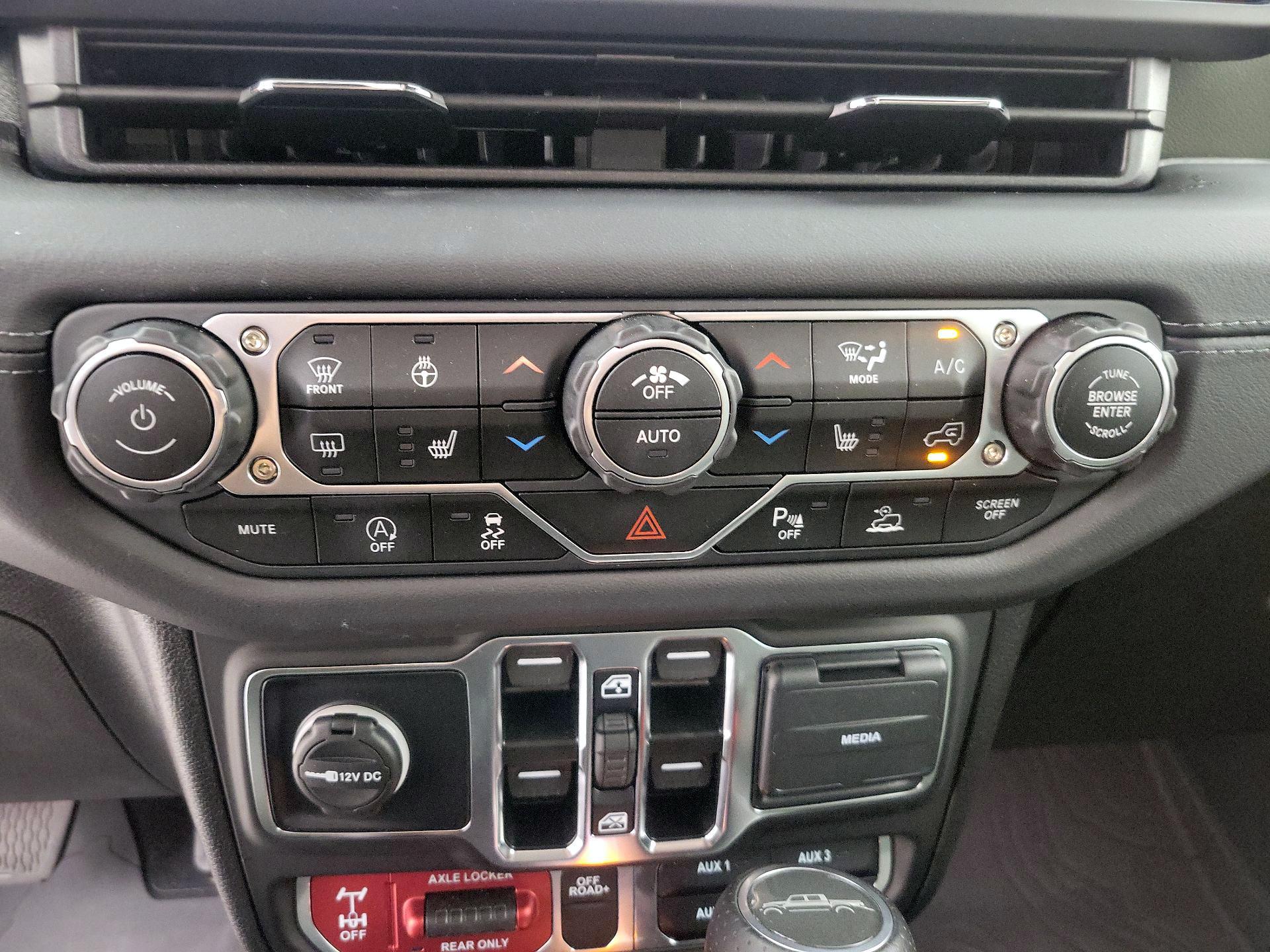 Thumbnail: 2025 Jeep Gladiator - 17