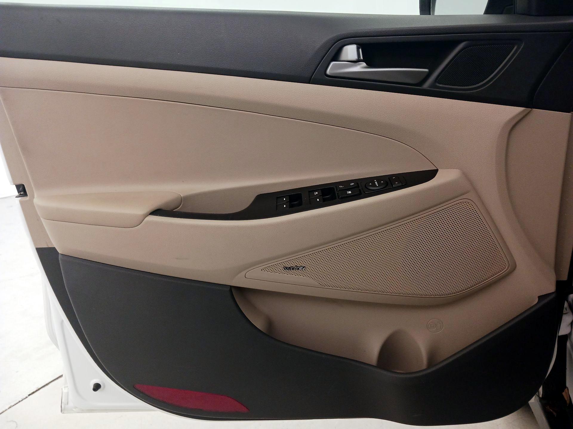 Thumbnail: 2017 Hyundai Tucson - 12