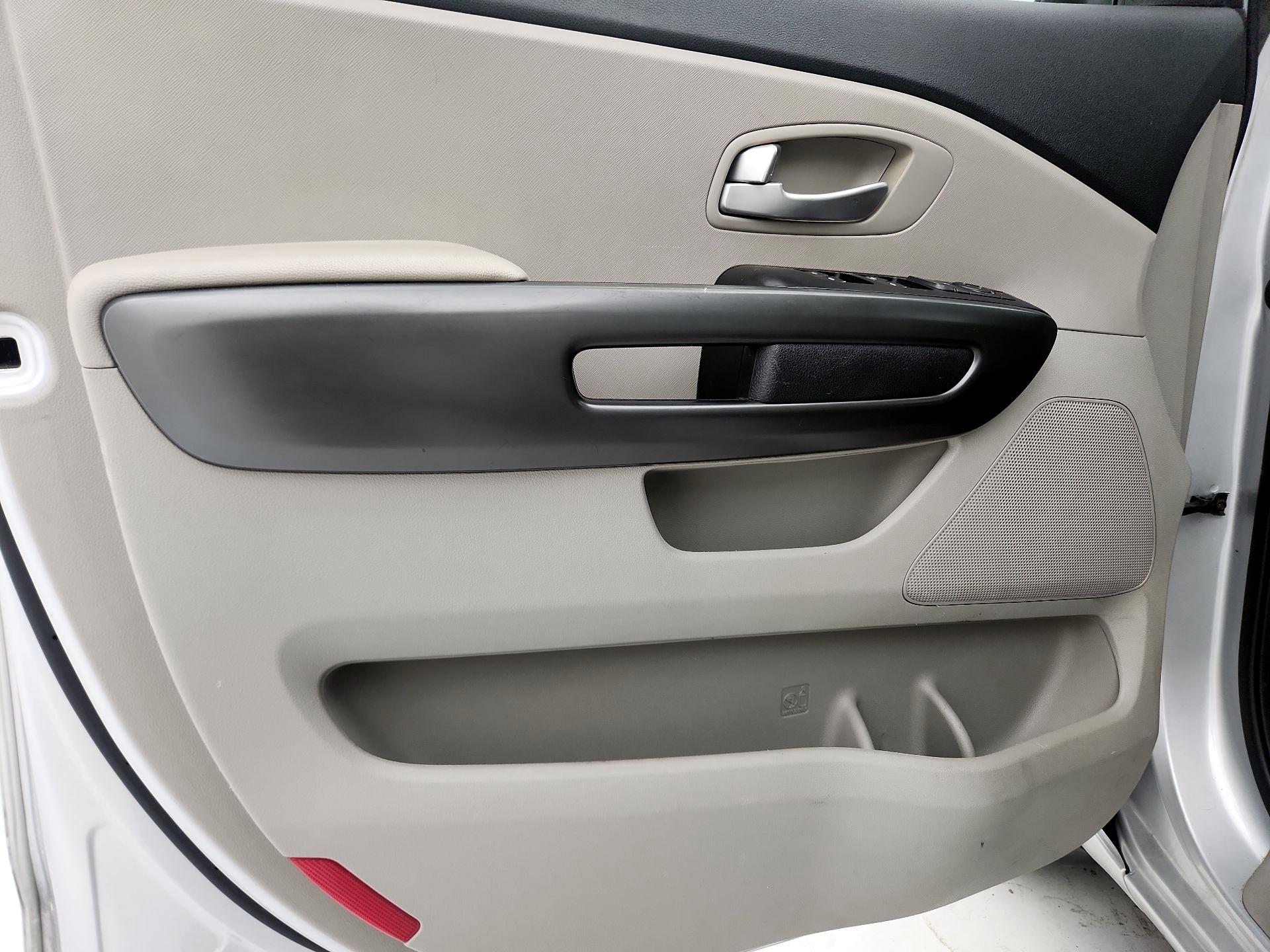 Thumbnail: 2019 Kia Sedona - 12