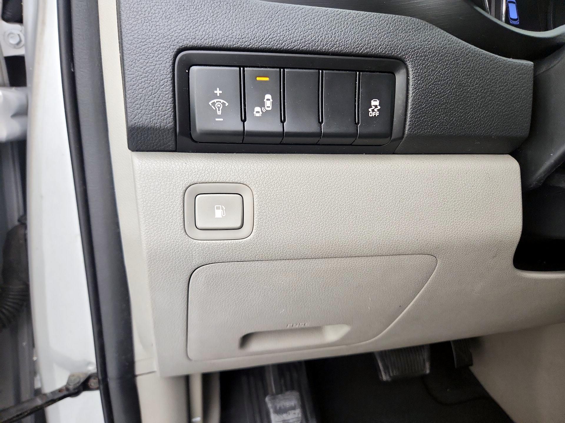 Thumbnail: 2019 Kia Sedona - 13