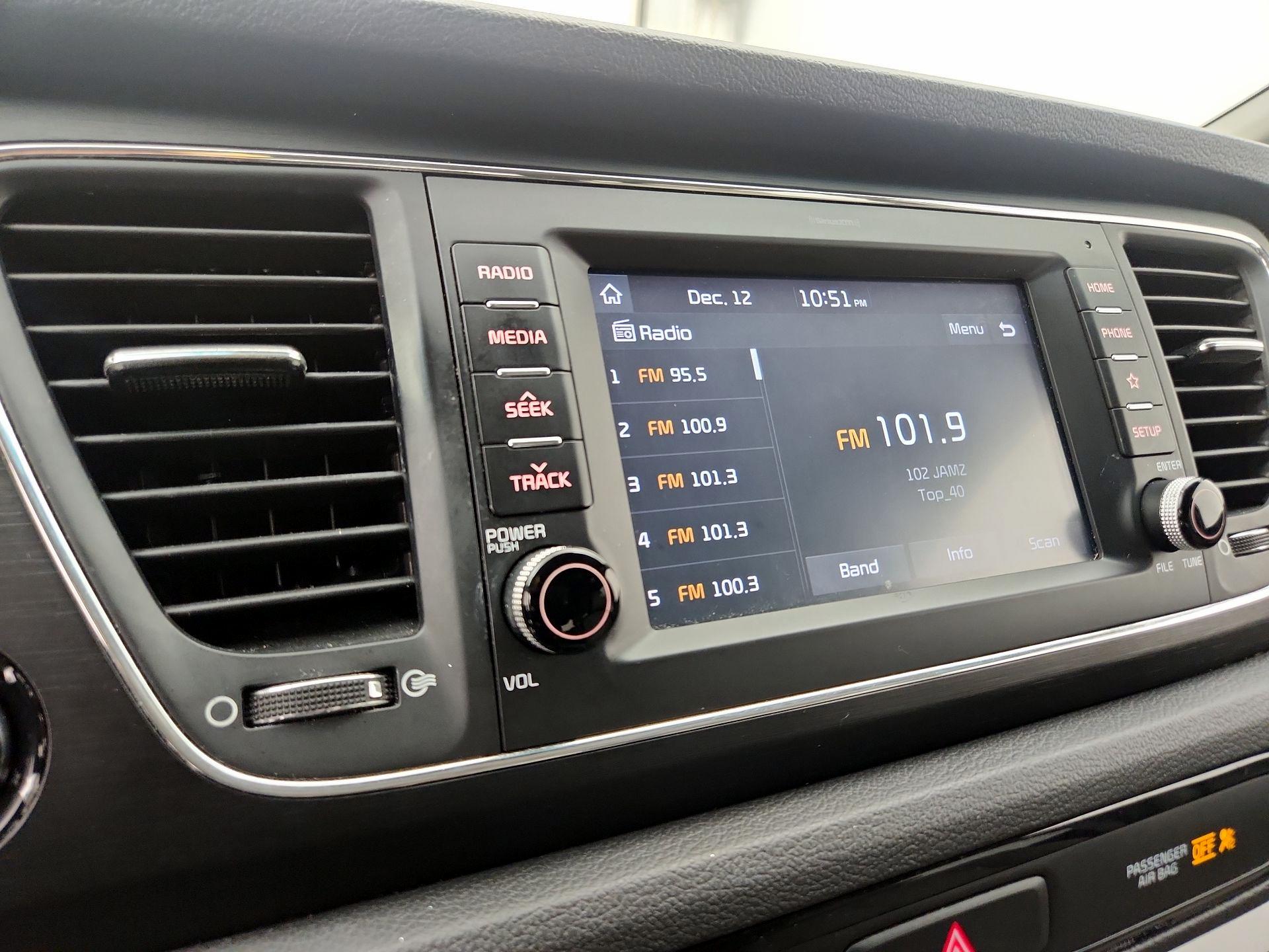 Thumbnail: 2019 Kia Sedona - 15