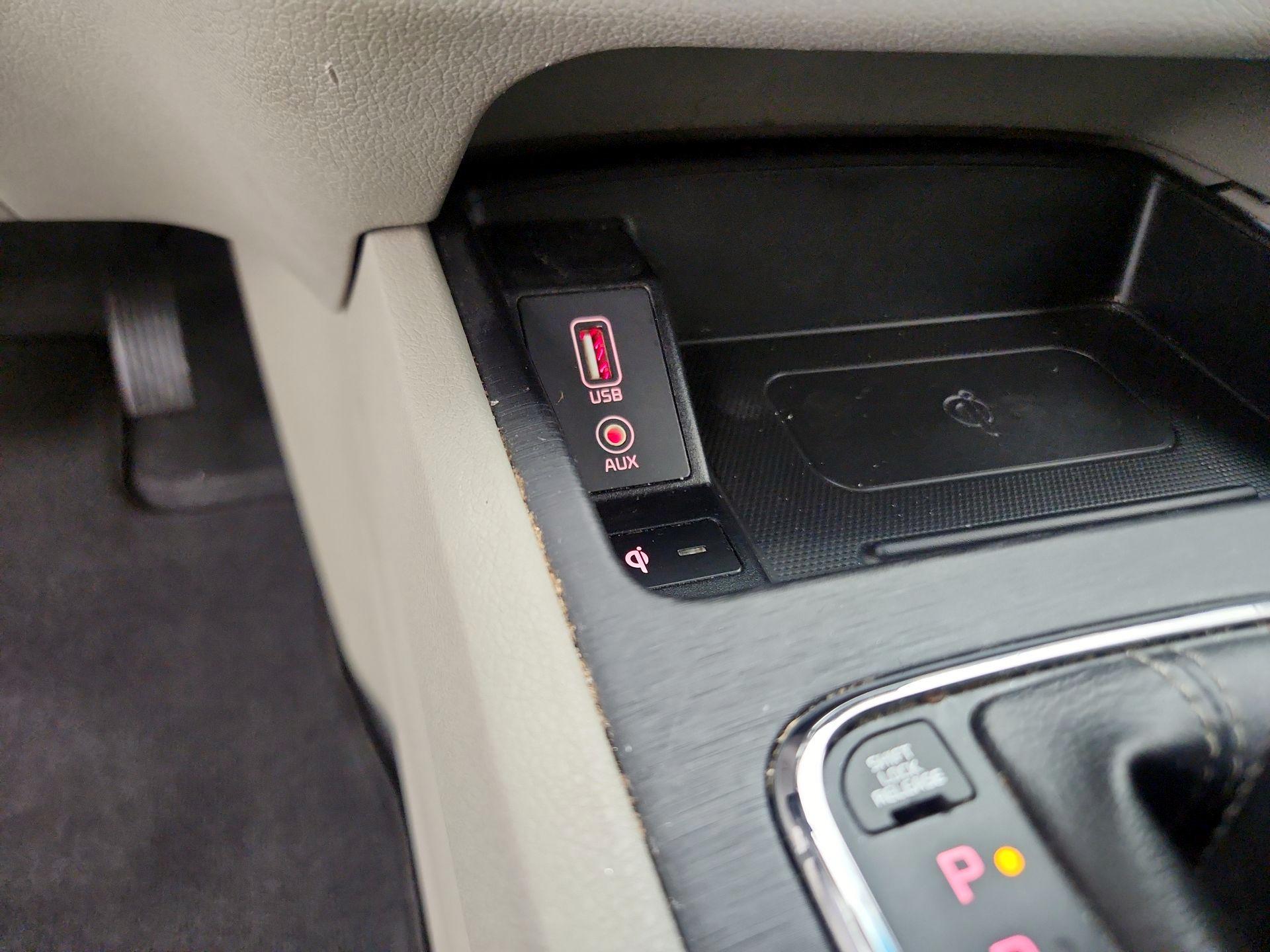 Thumbnail: 2019 Kia Sedona - 18