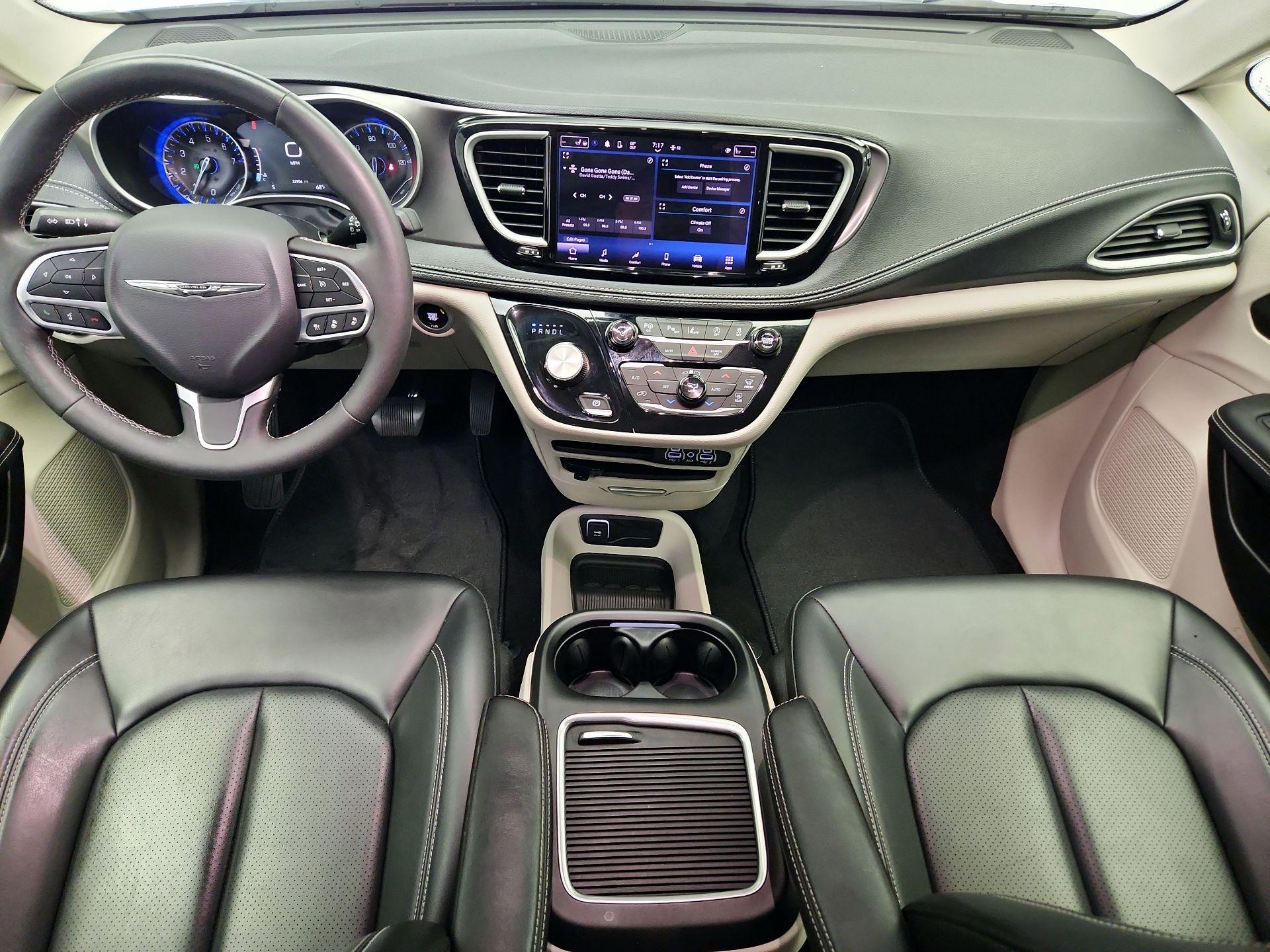 Thumbnail: 2023 Chrysler Pacifica - 9