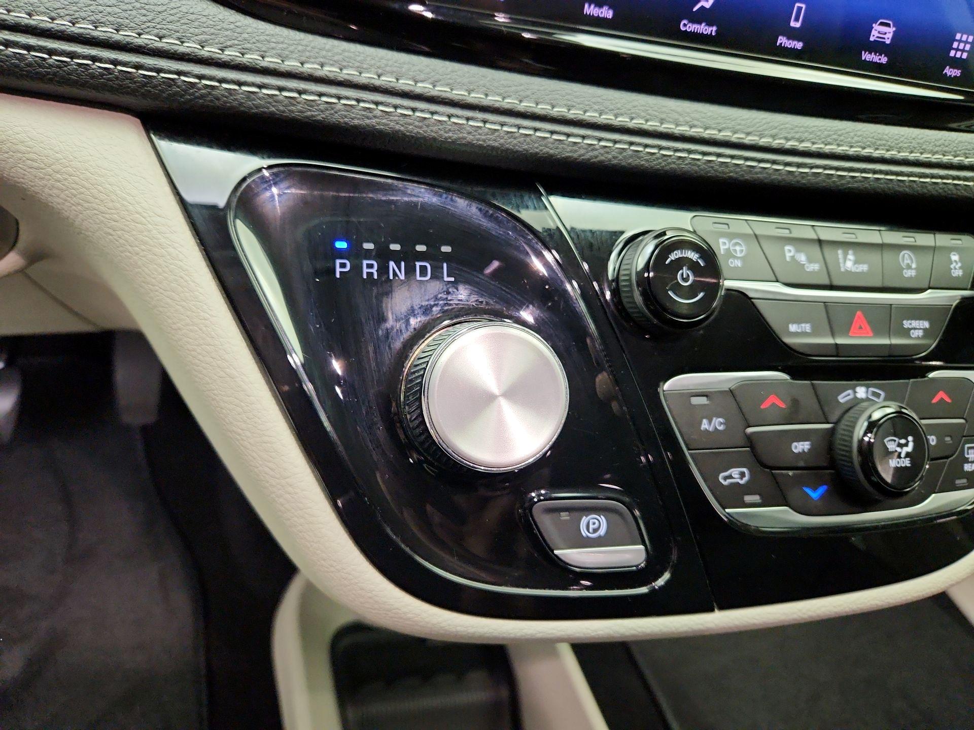 Thumbnail: 2023 Chrysler Pacifica - 17