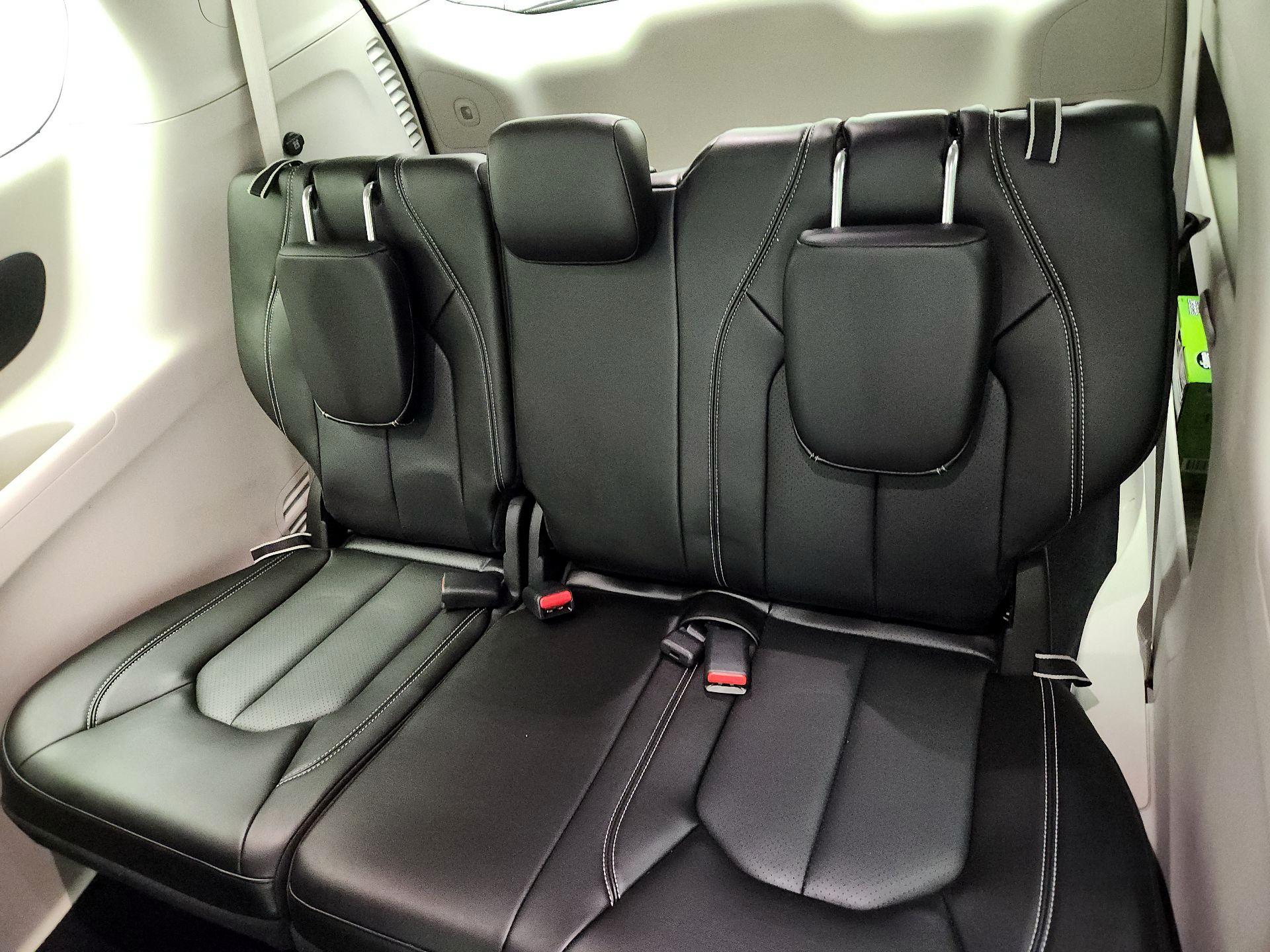 Thumbnail: 2023 Chrysler Pacifica - 20