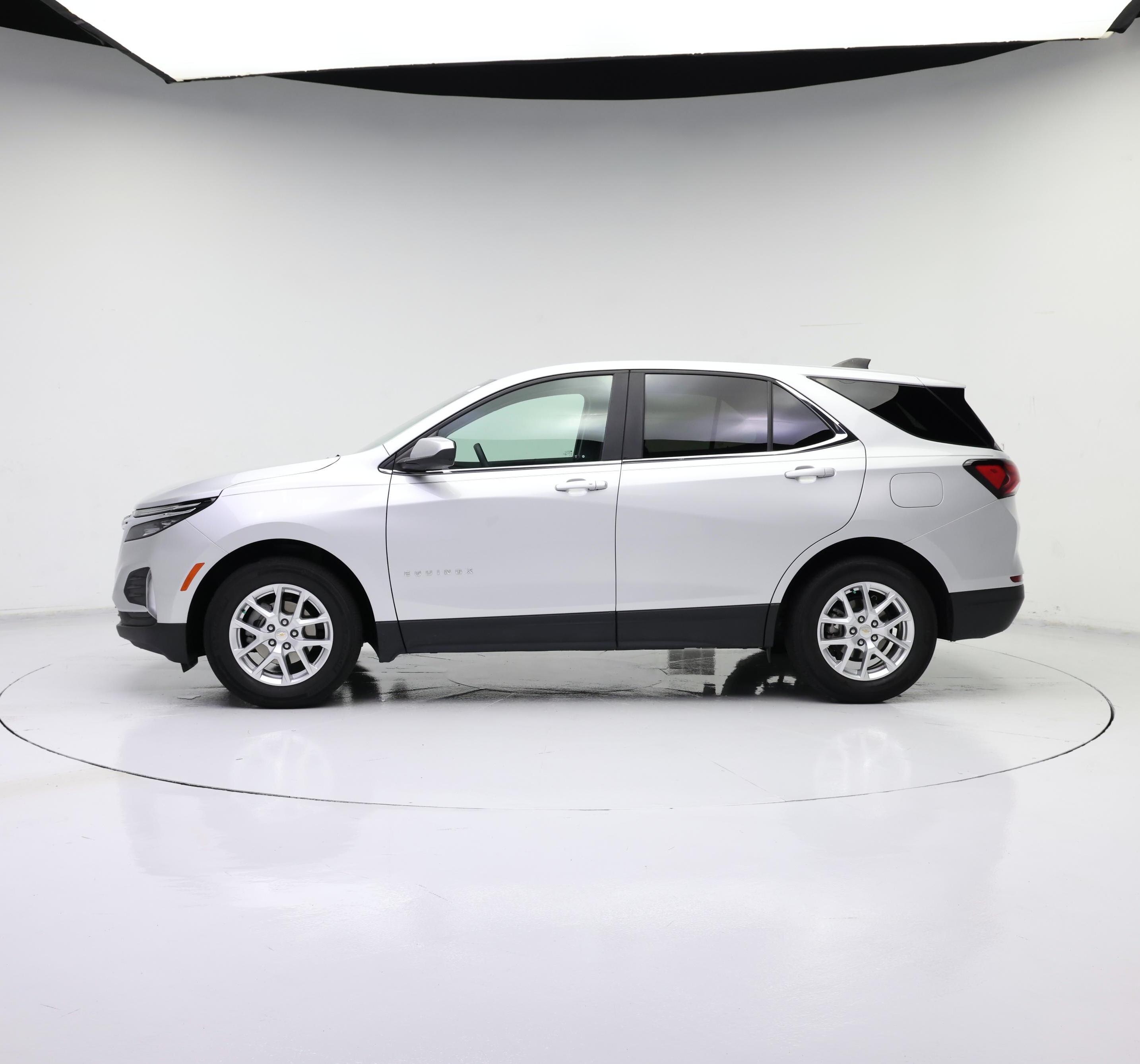 Thumbnail: 2022 Chevrolet Equinox - 3