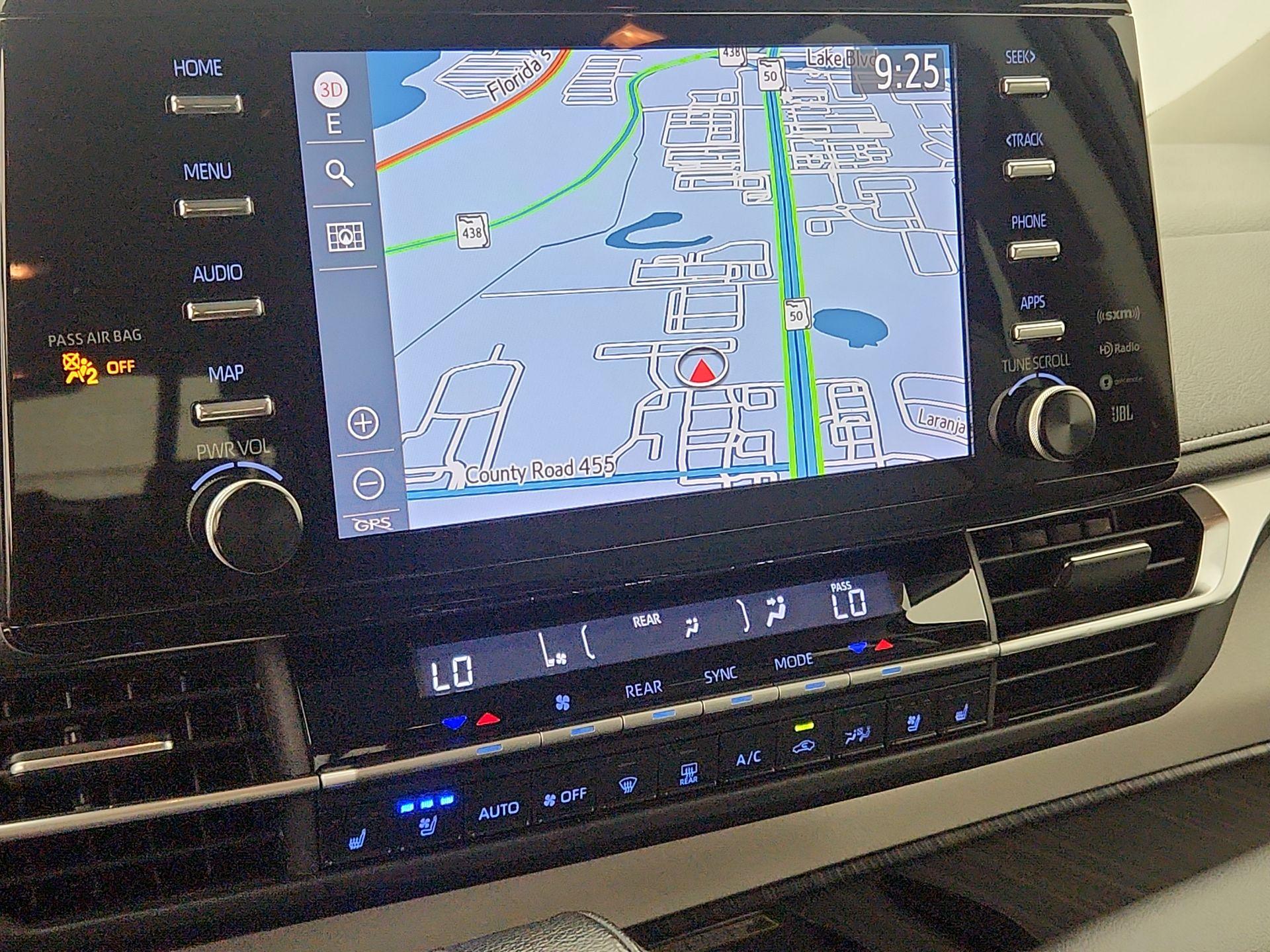 Thumbnail: 2022 Toyota Sienna - 14