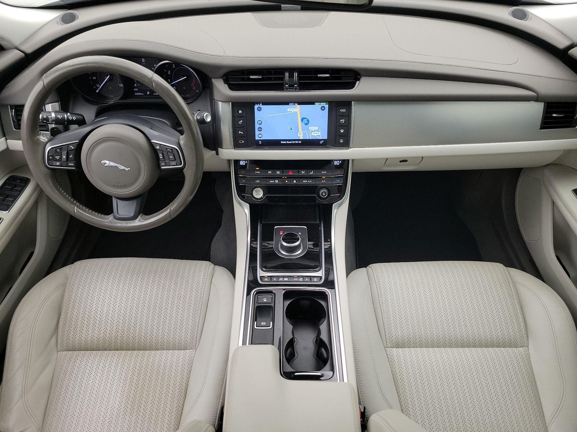 Thumbnail: 2017 Jaguar XF - 9