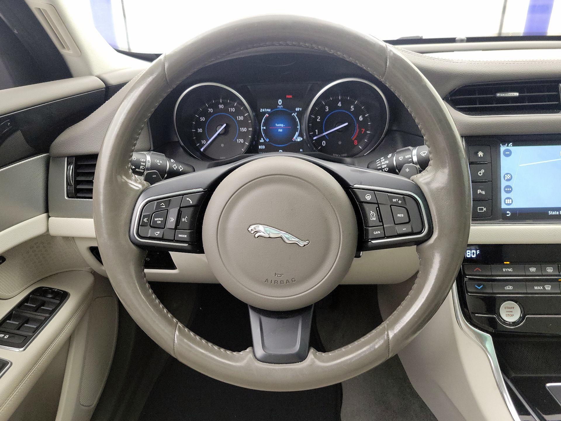 Thumbnail: 2017 Jaguar XF - 10