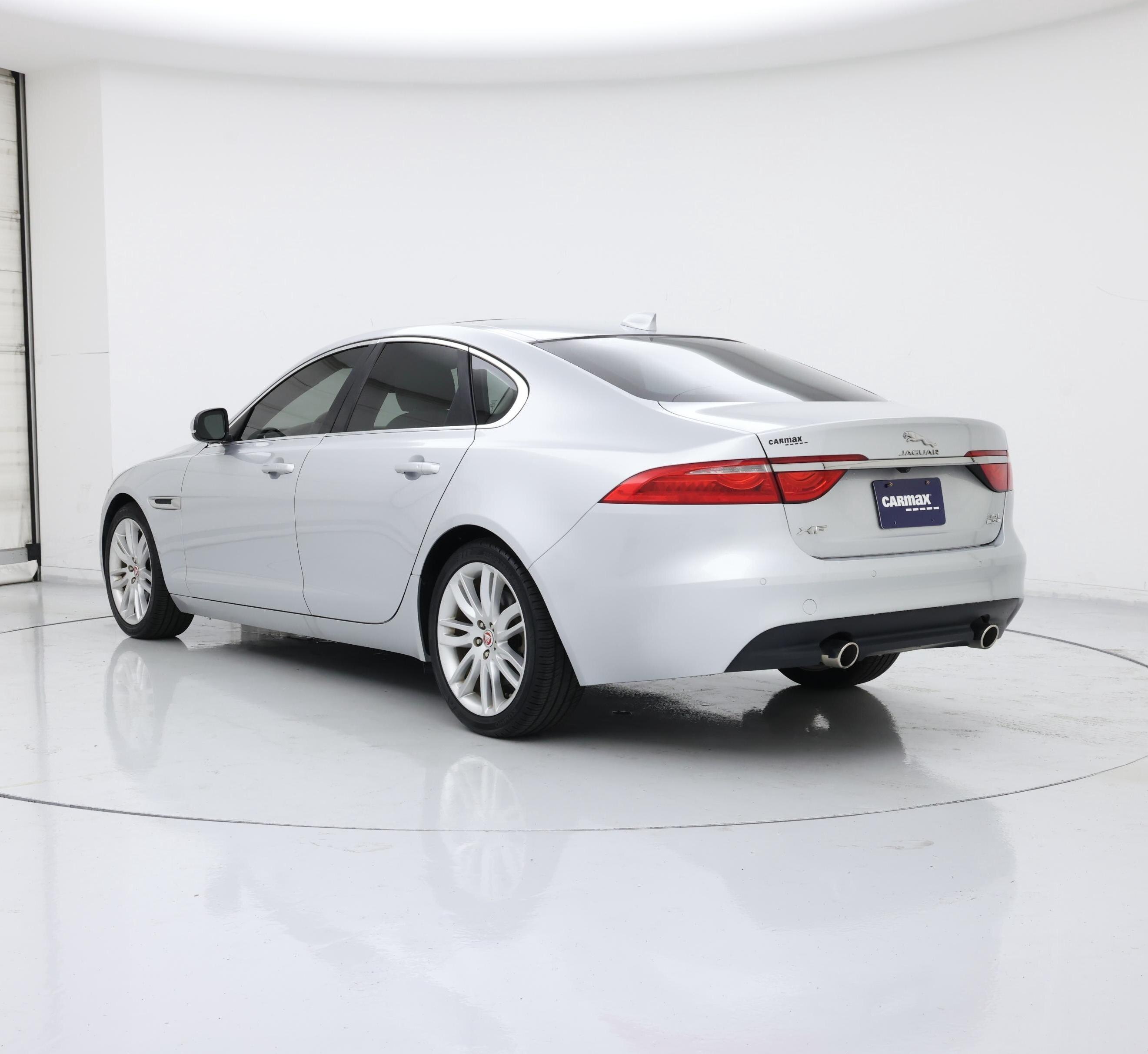 Thumbnail: 2017 Jaguar XF - 2