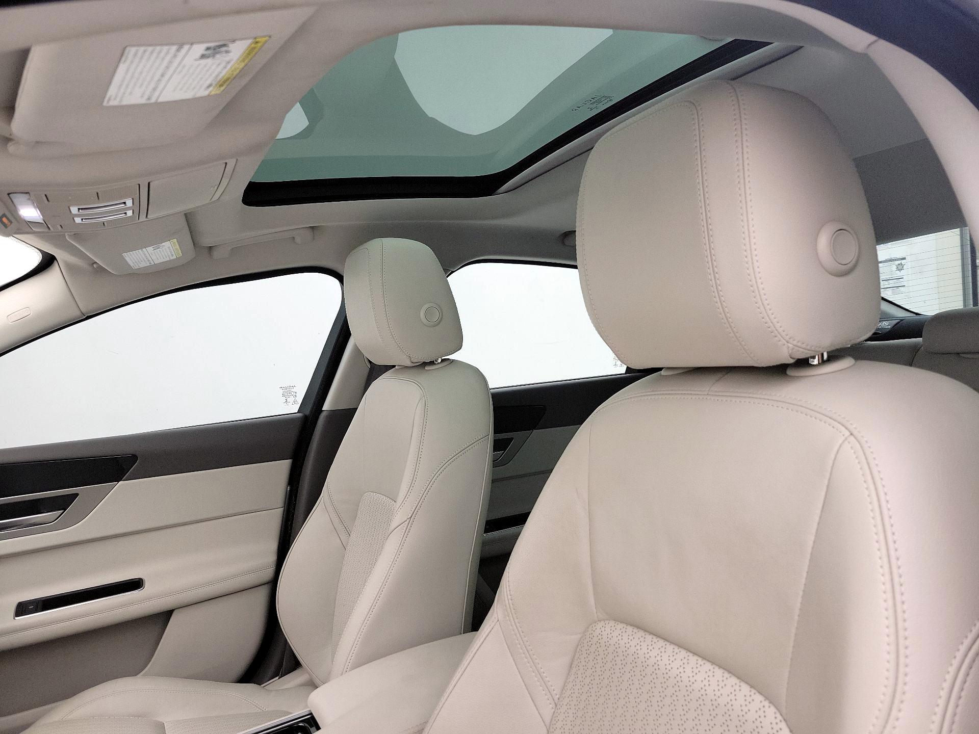 Thumbnail: 2017 Jaguar XF - 20