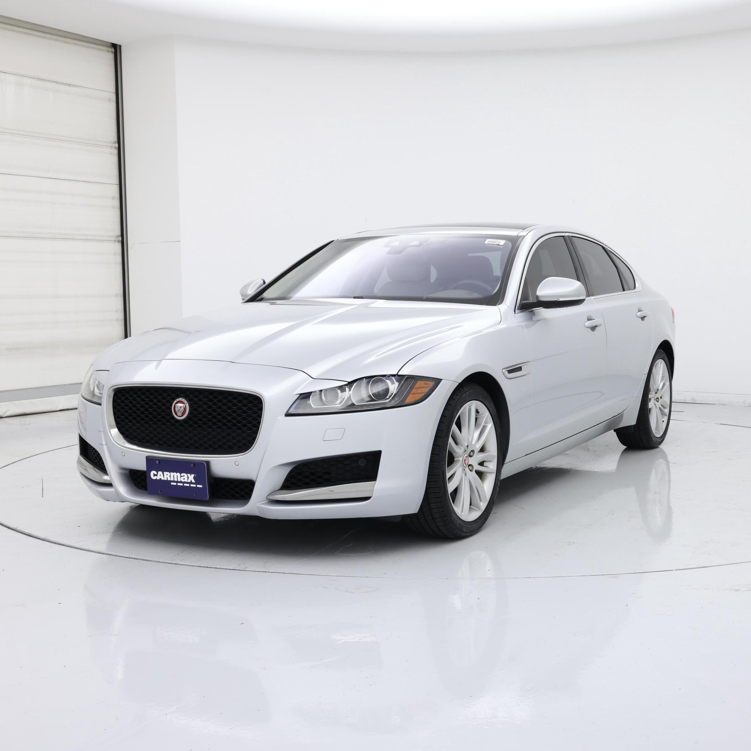 Thumbnail: 2017 Jaguar XF - 4