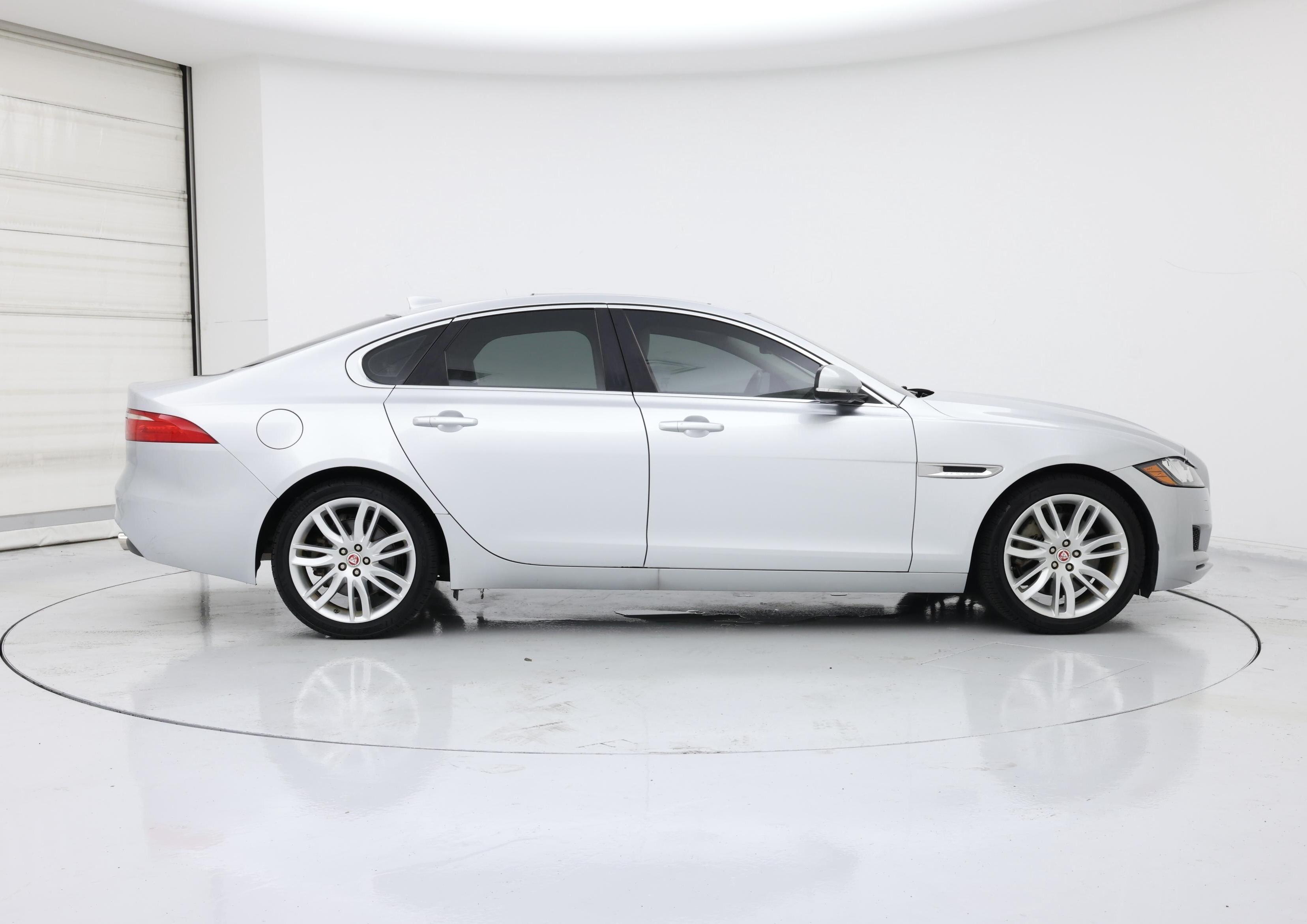 Thumbnail: 2017 Jaguar XF - 7