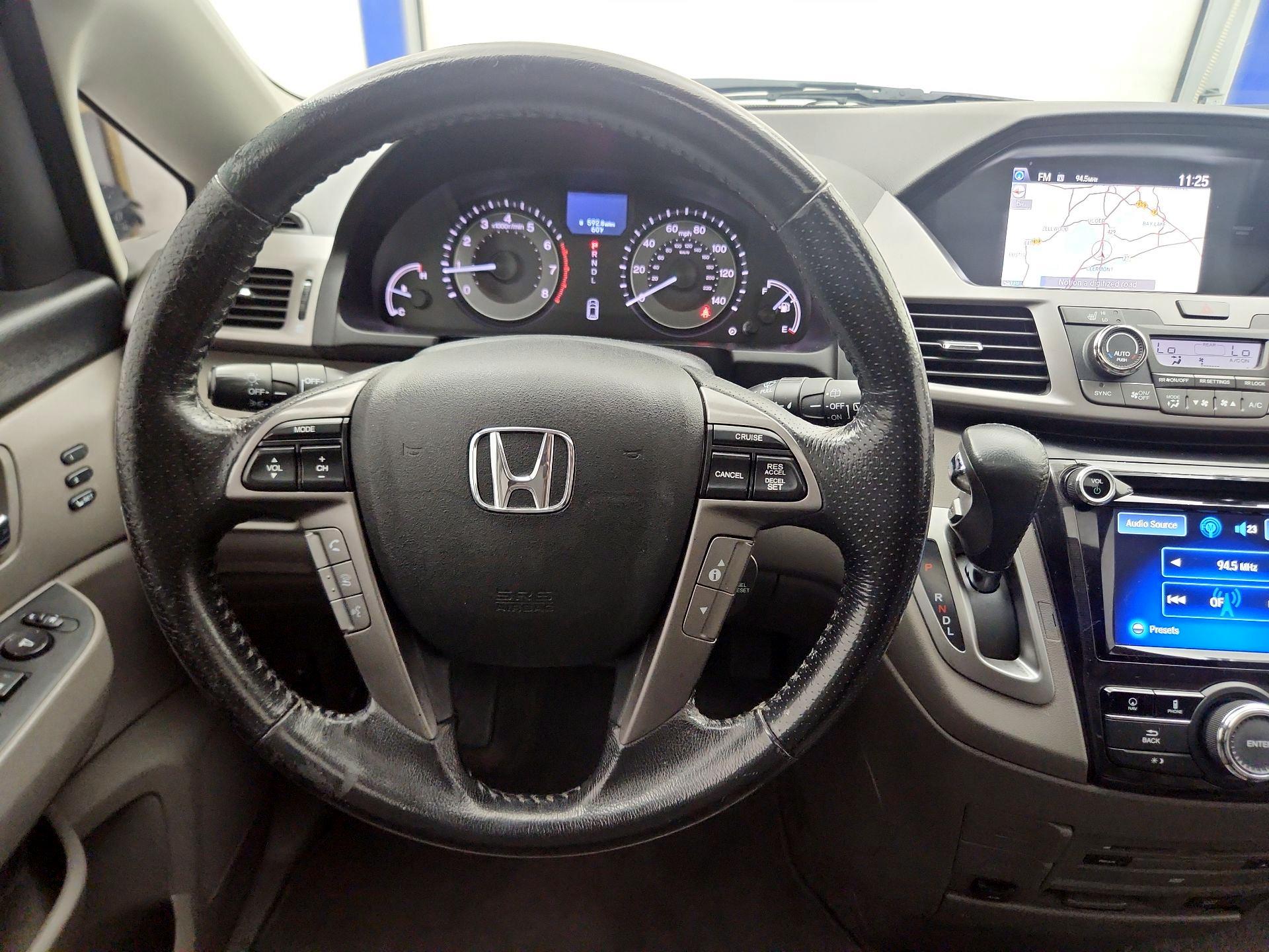 Thumbnail: 2015 Honda Odyssey - 10